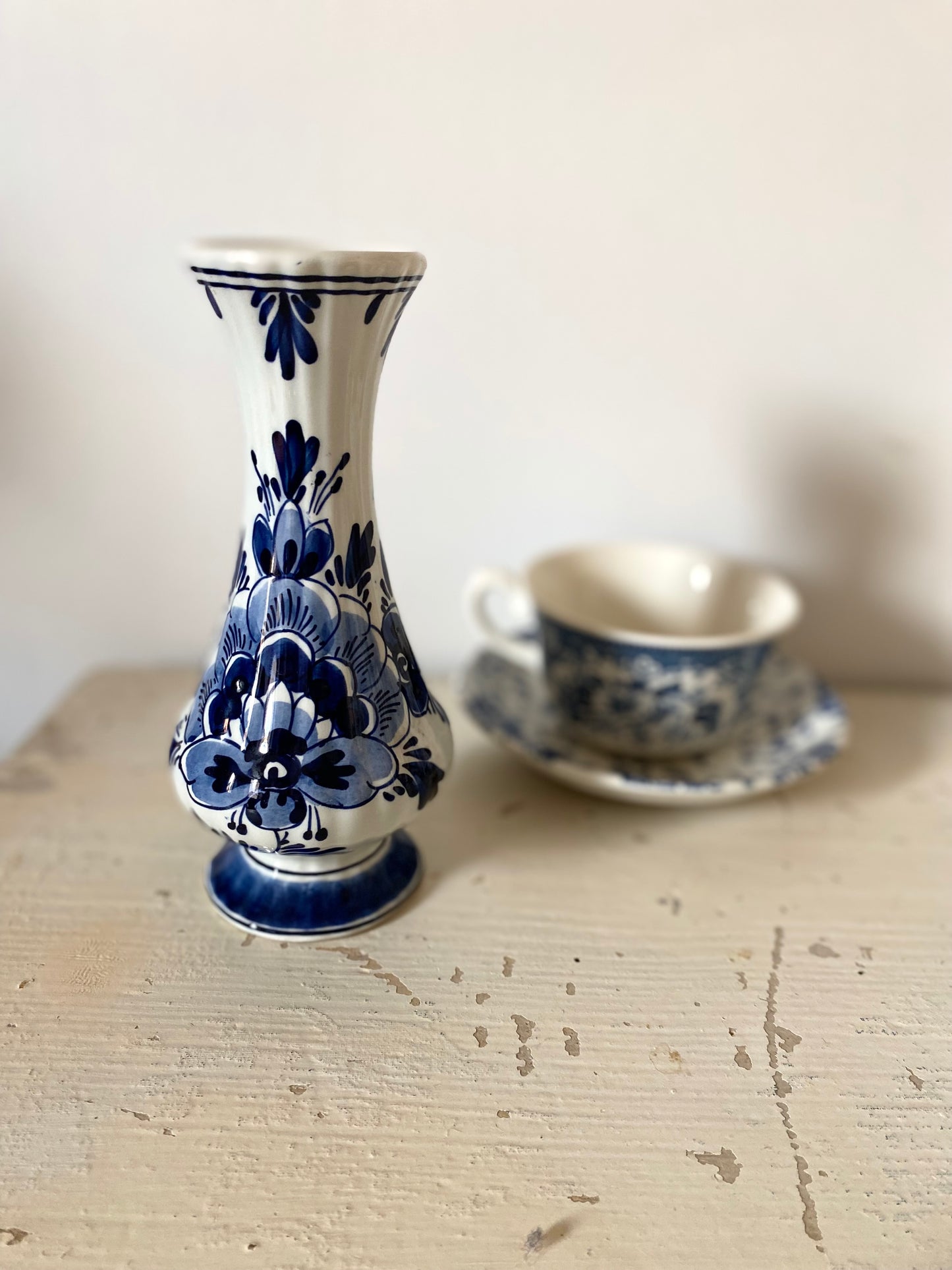 Vase soliflore en porcelaine de Delft