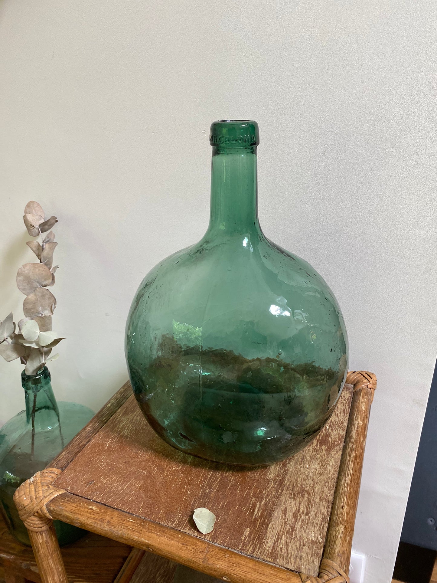 Dame Jeanne ancienne en verre bullé