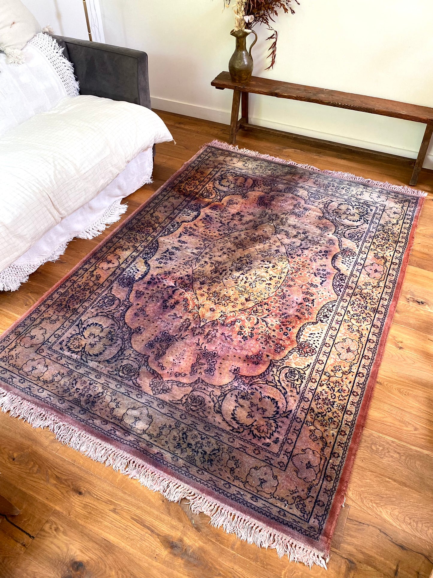 Grand tapis d’orient ancien en laine tissé main