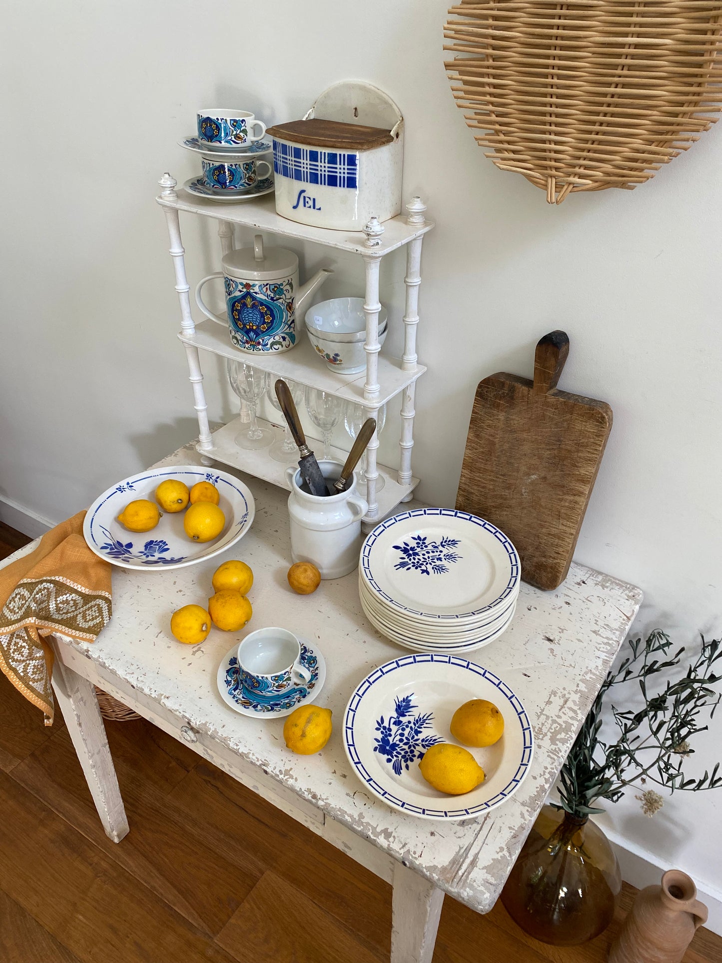 10 assiettes anciennes en faïence Badonviller
