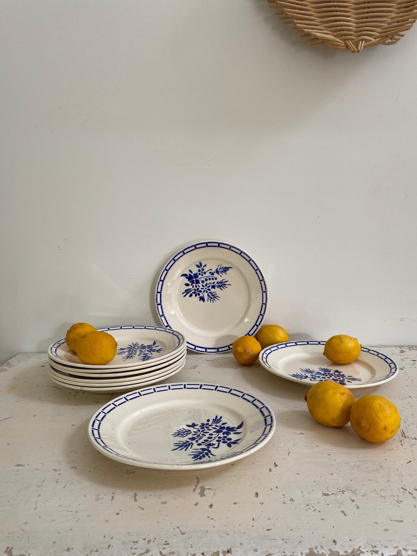 10 assiettes anciennes en faïence Badonviller