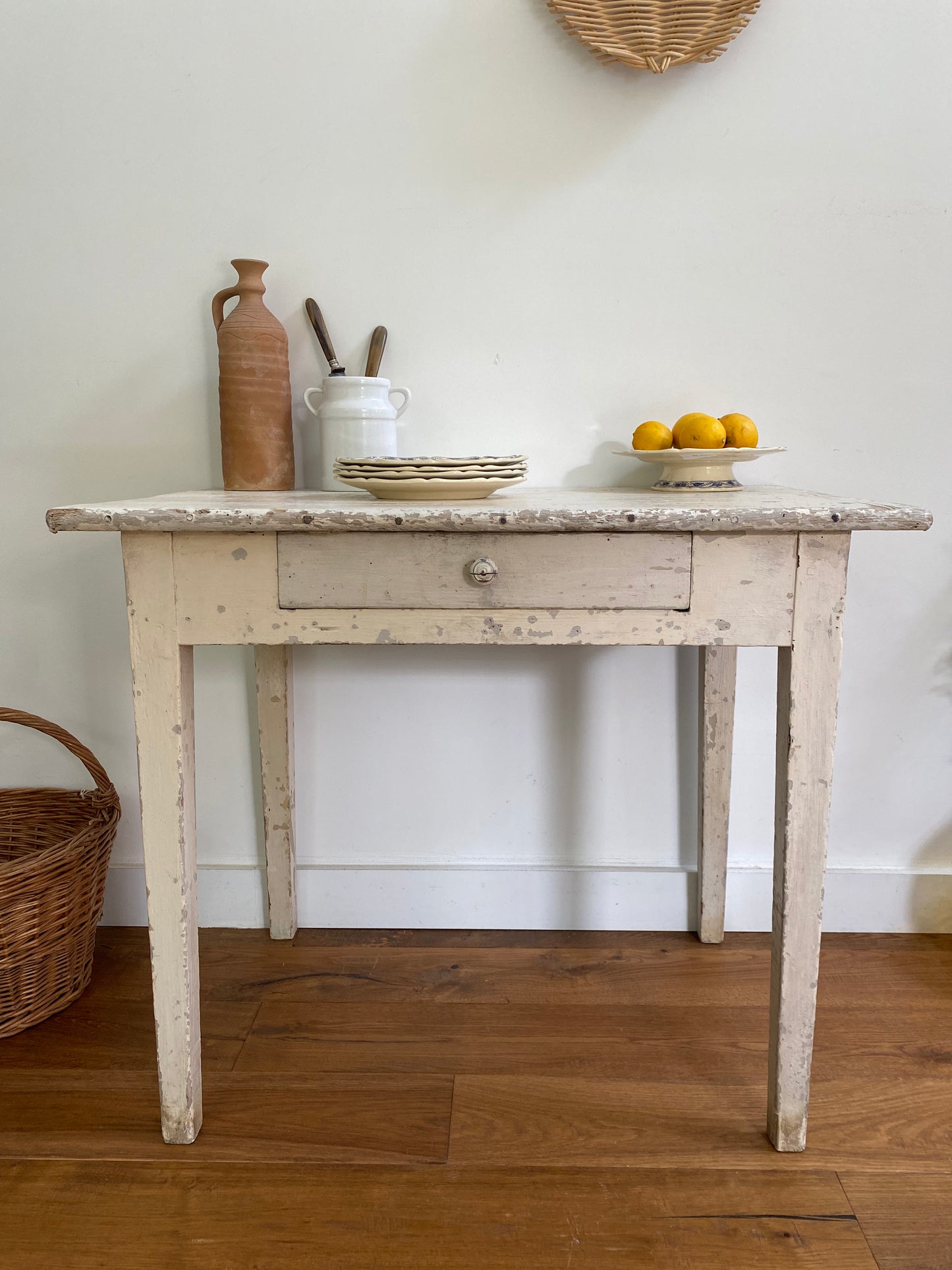 Table de ferme en bois ancien dans sa patine d’origine