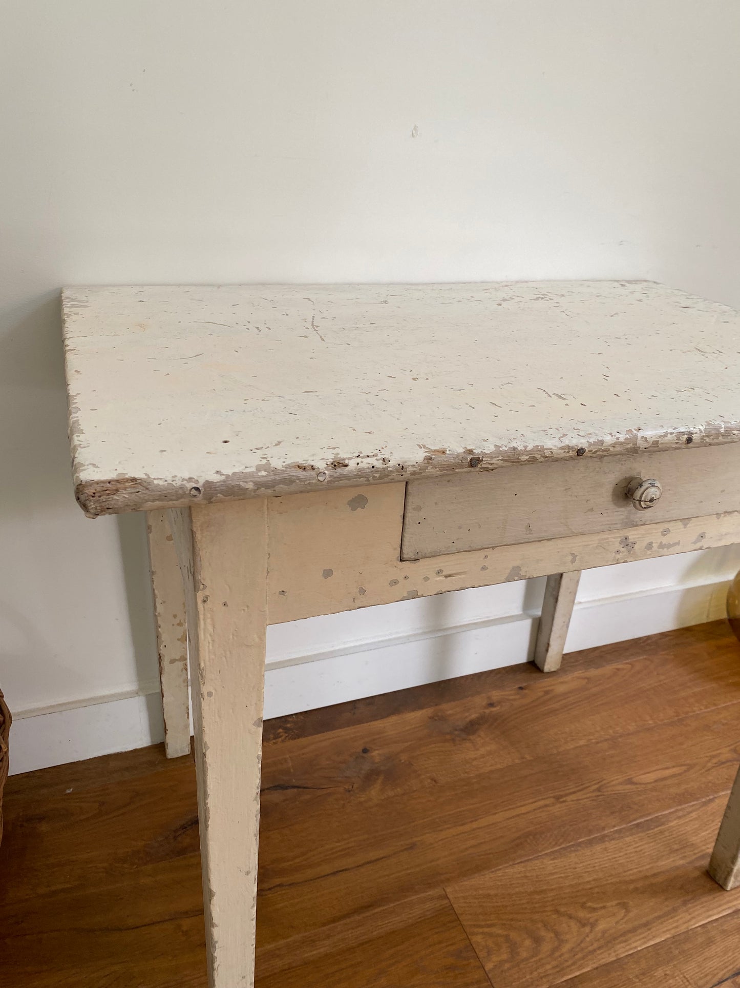 Table de ferme en bois ancien dans sa patine d’origine