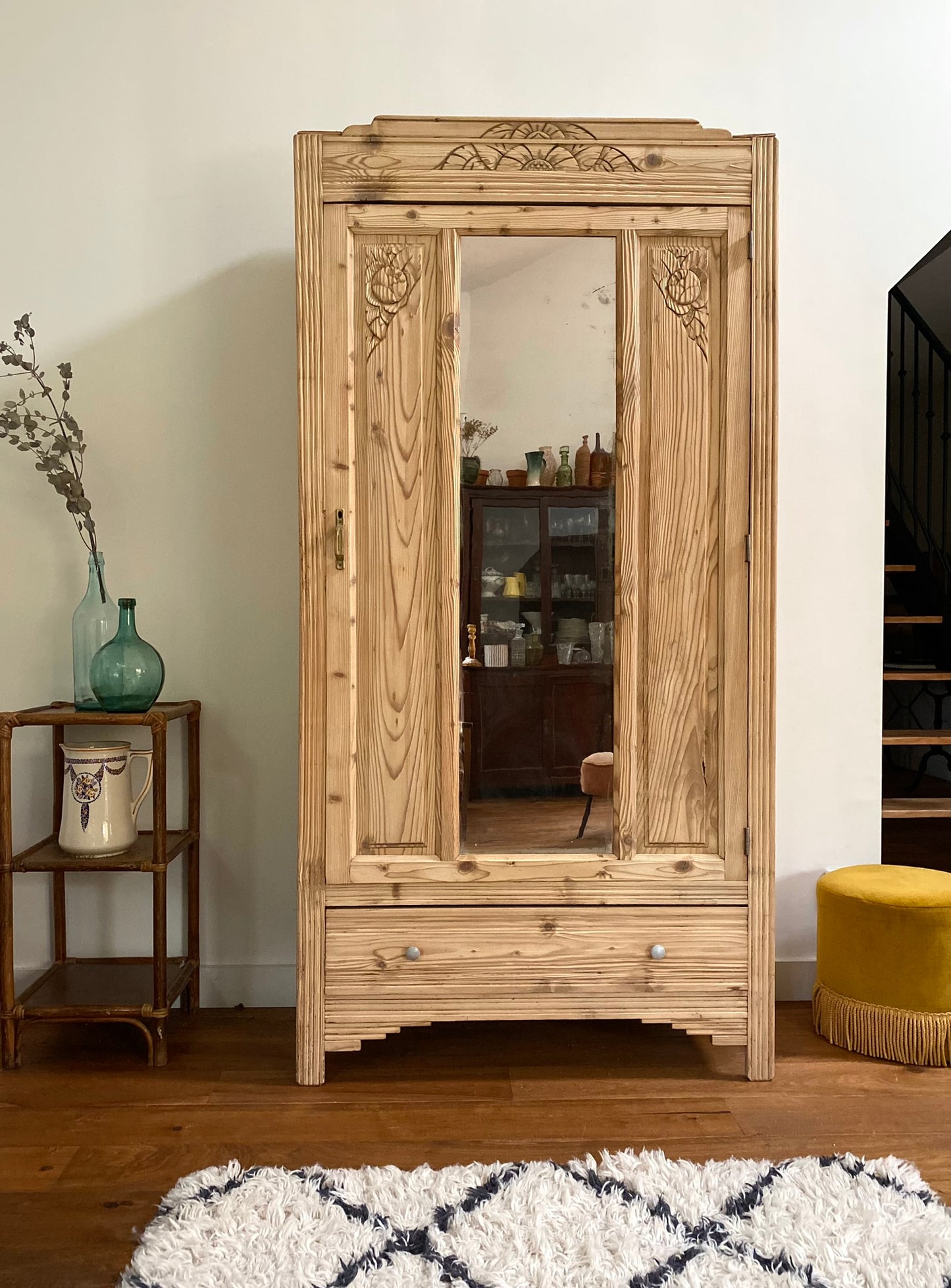 Armoire Art deco en bois massif