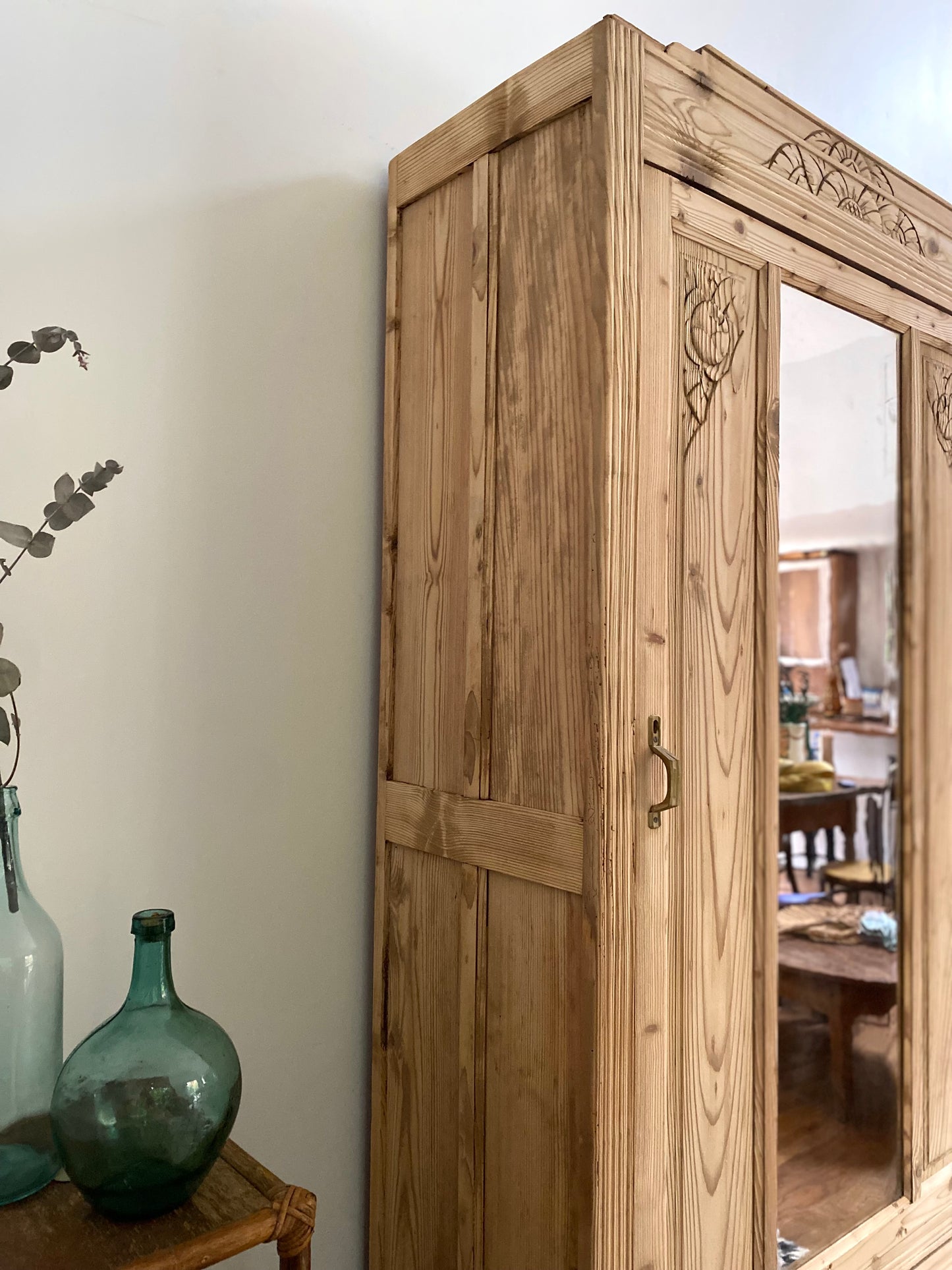 Armoire Art deco en bois massif