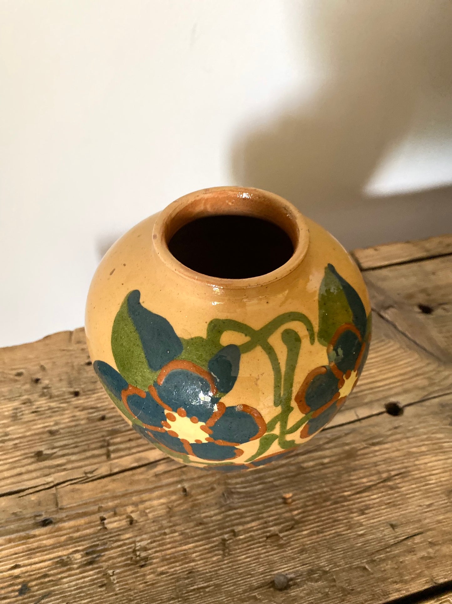 Vase boule jaune