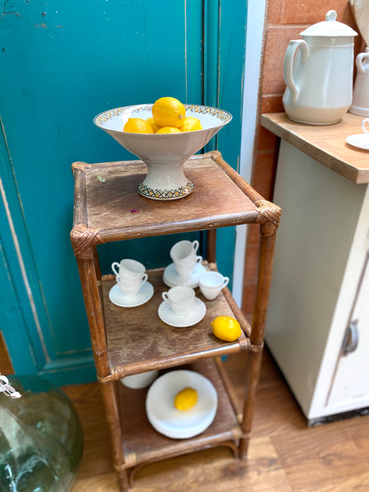 Petit meuble de rangement en rotin vintage