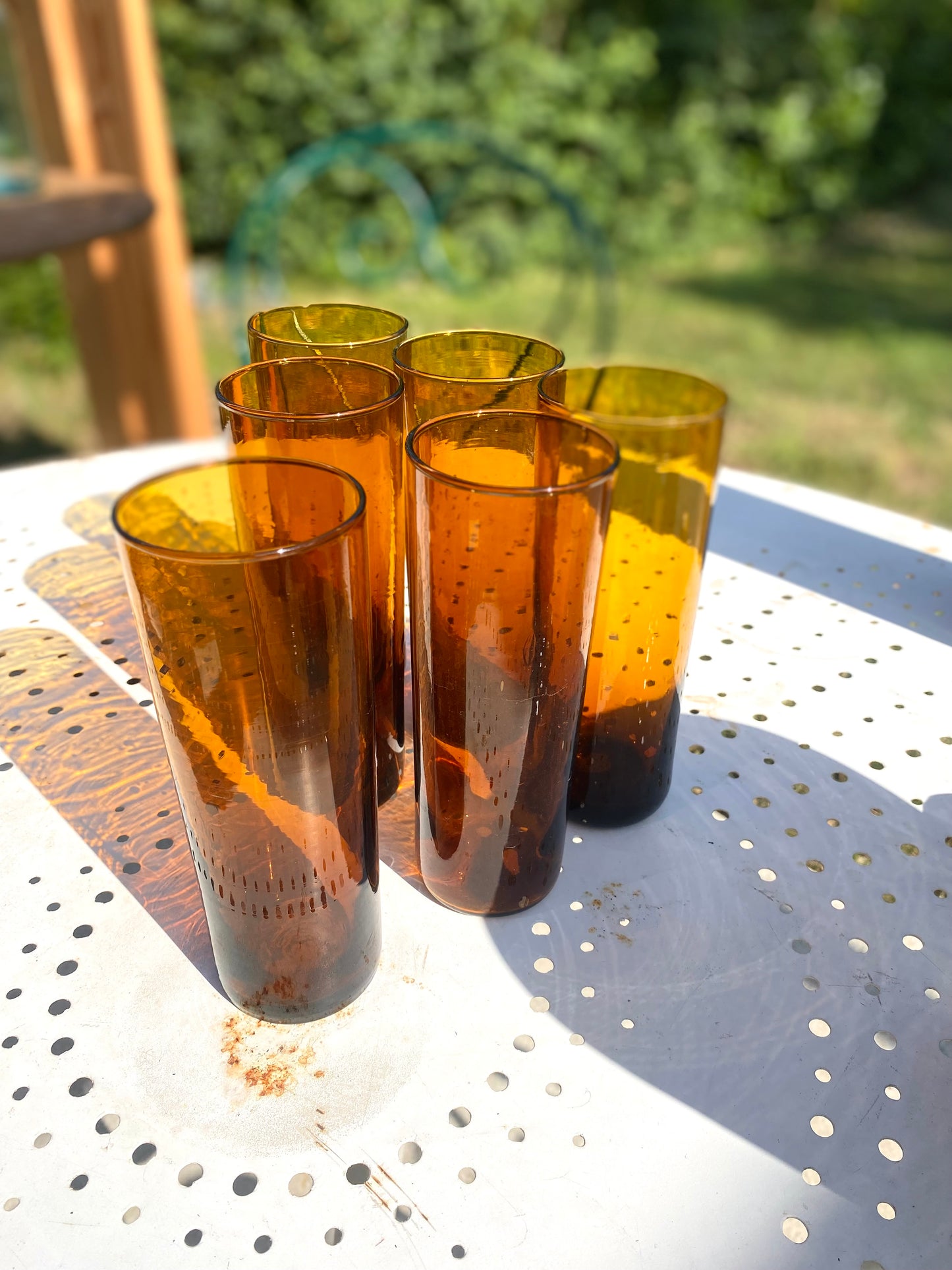 Service à orangeade en verre ambré