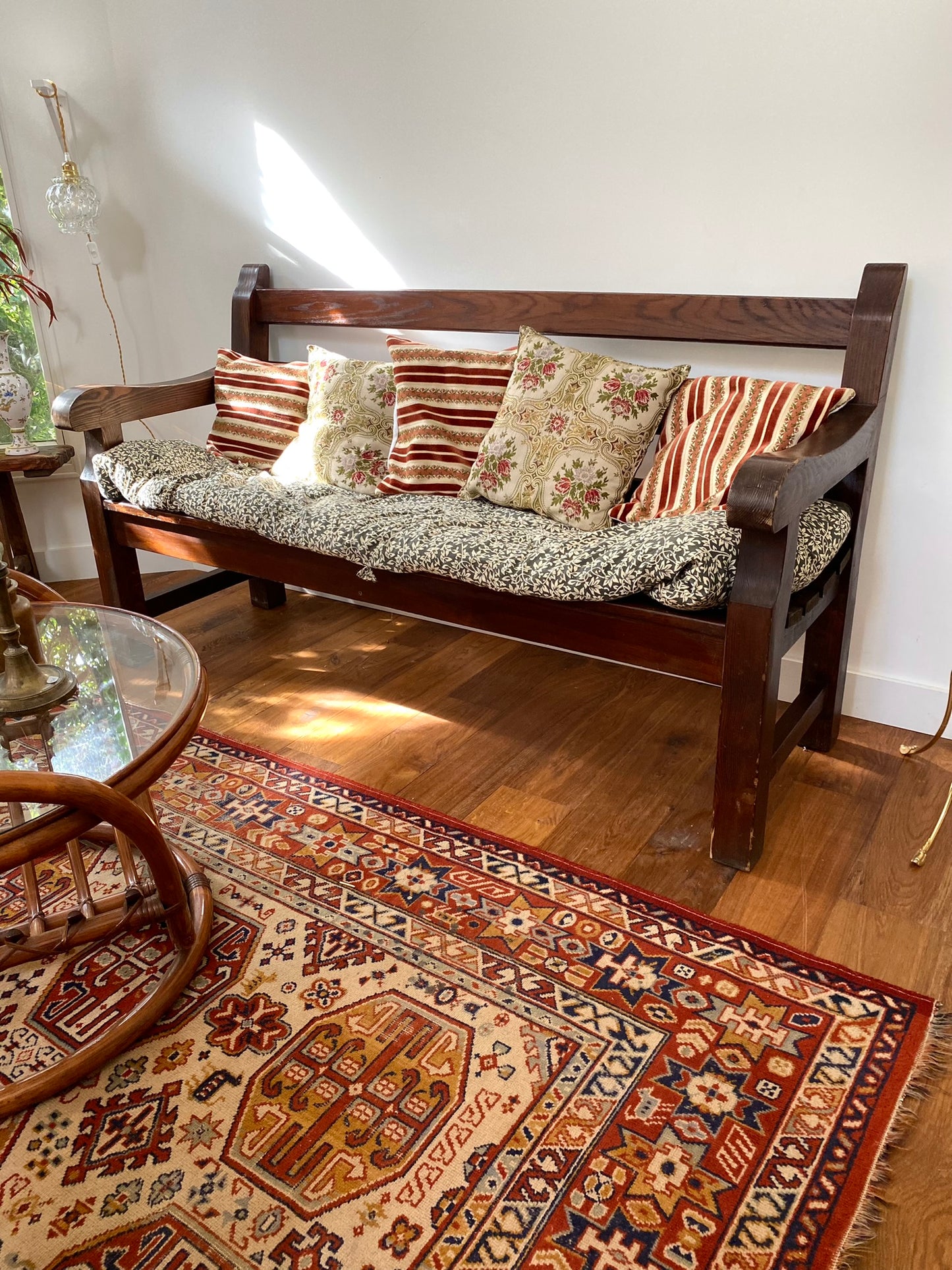 Banc à dossier en bois ancien