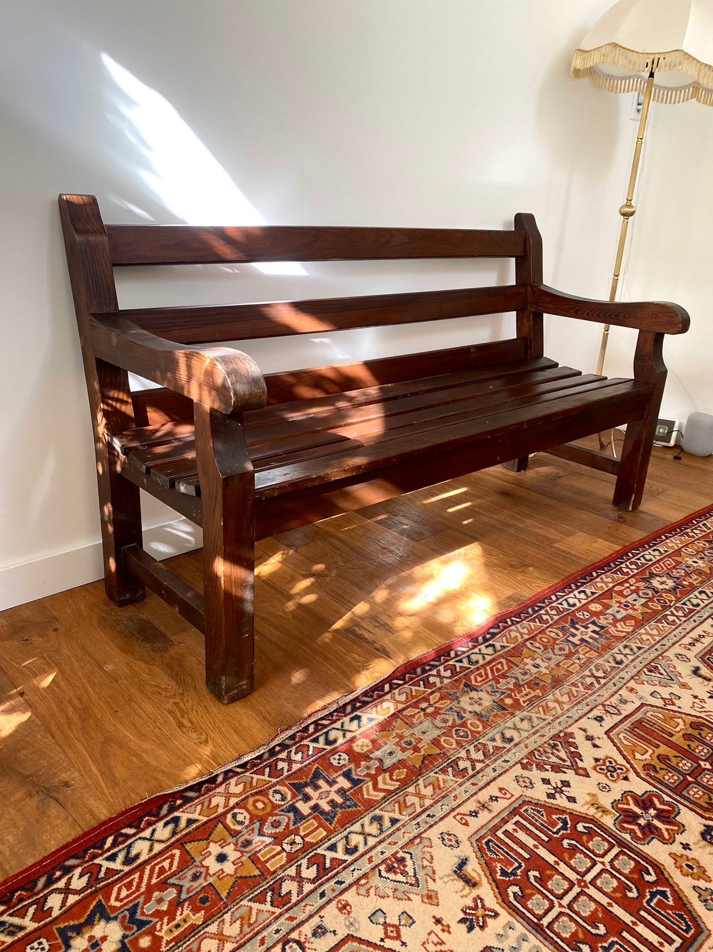 Banc à dossier en bois ancien