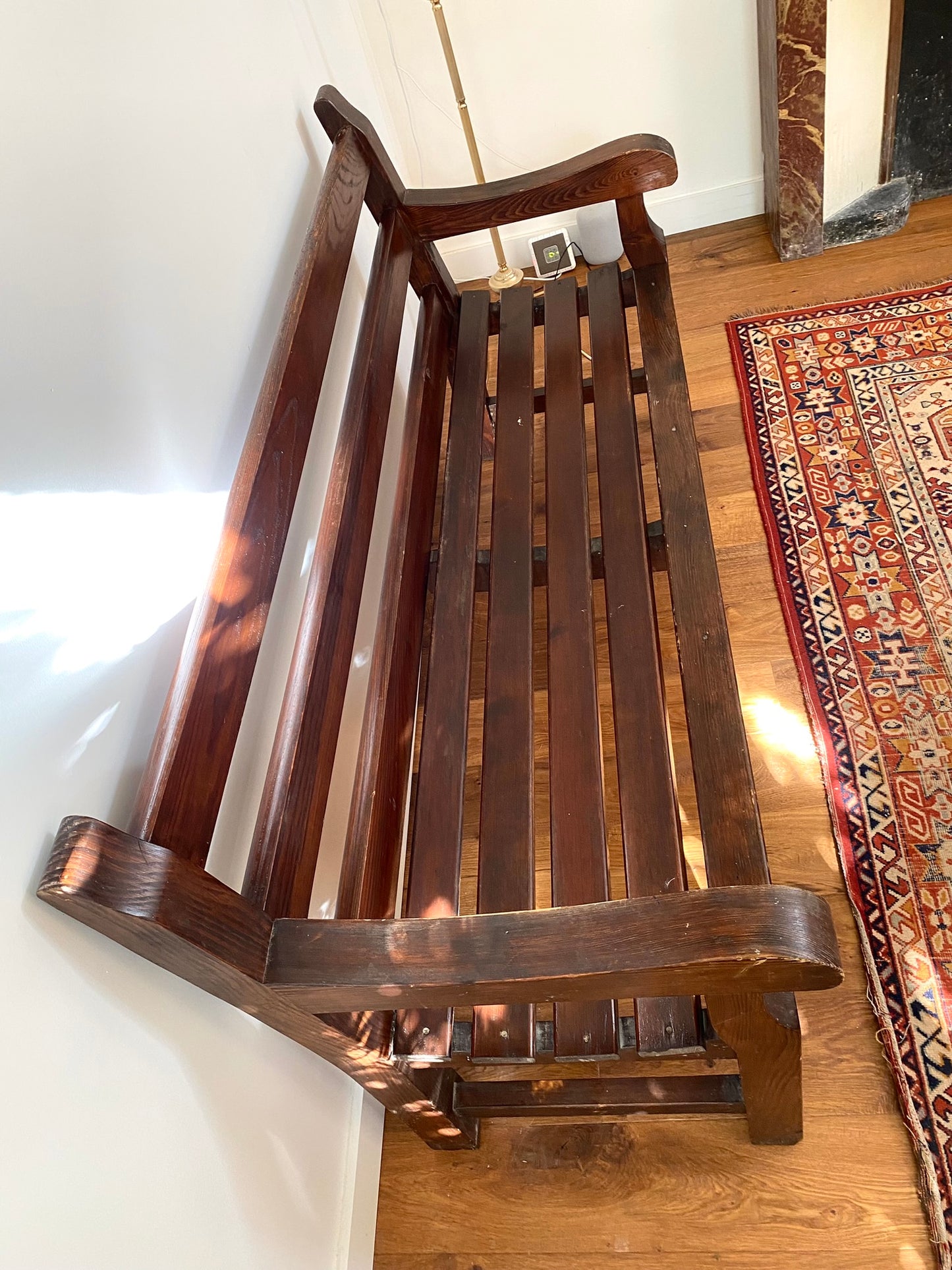 Banc à dossier en bois ancien