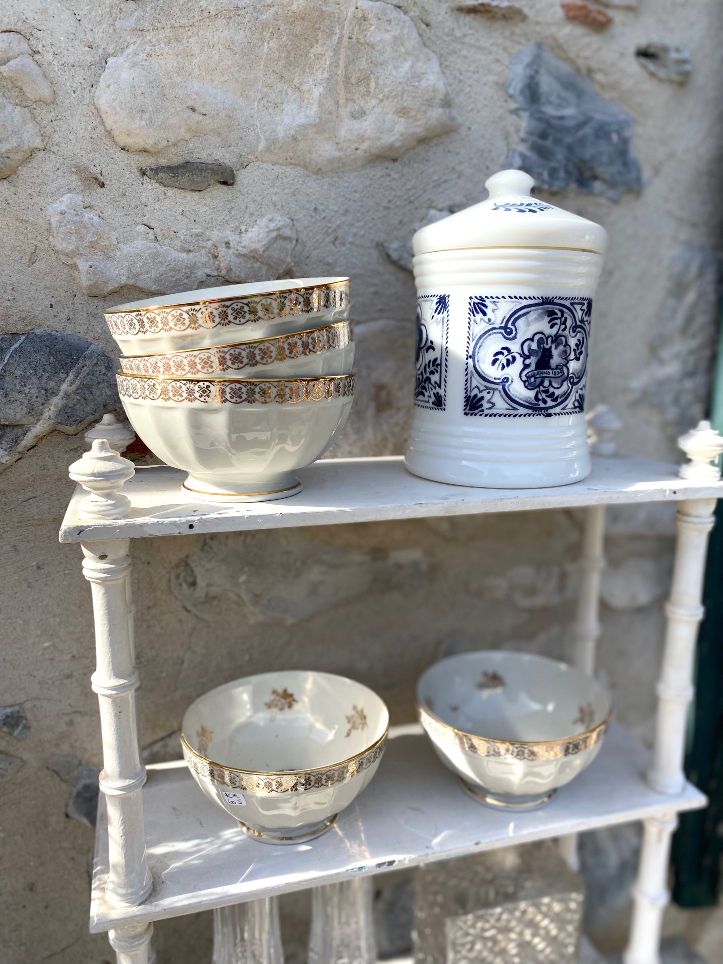5 bols en porcelaine ancienne côtelée