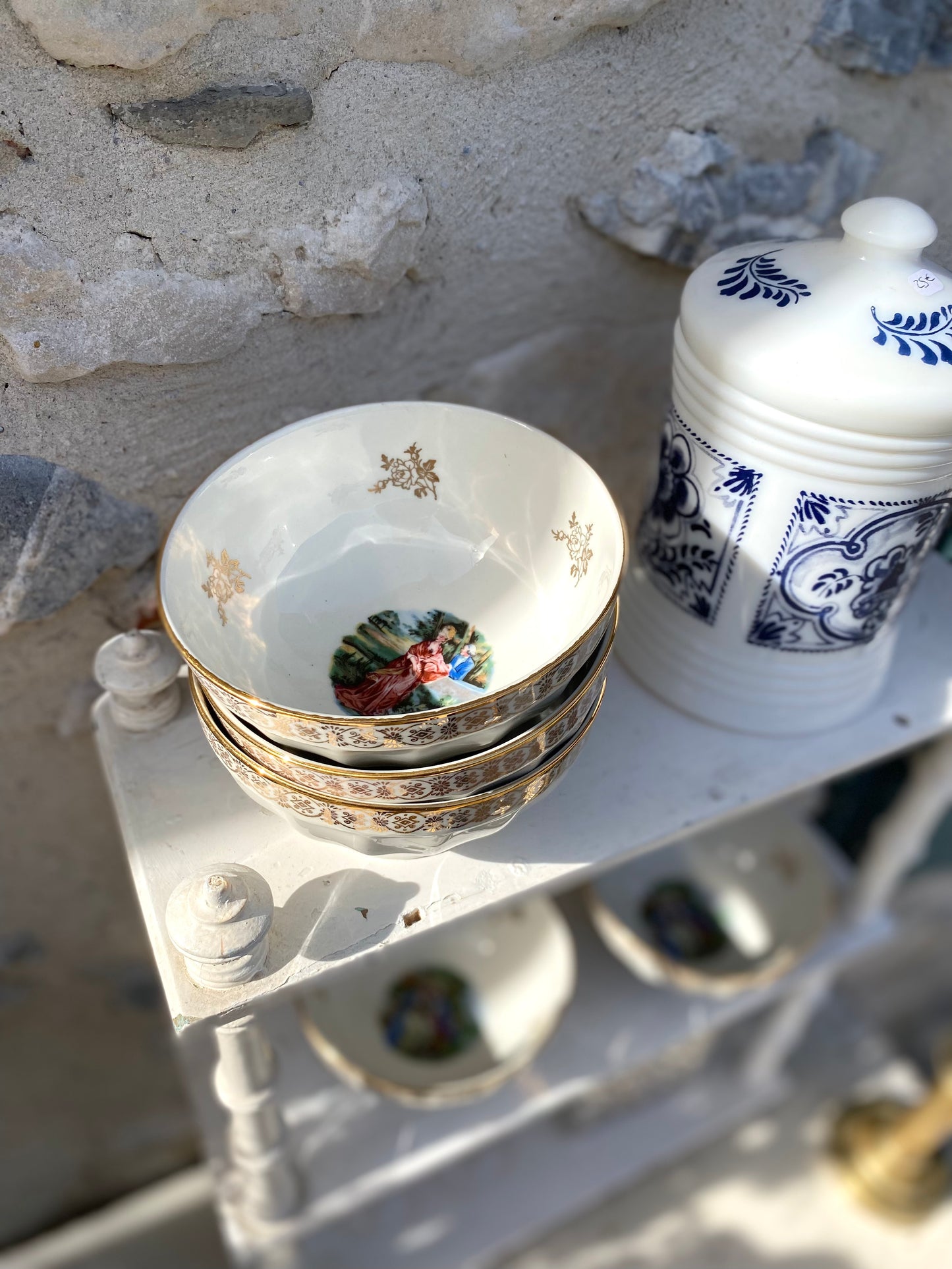 5 bols en porcelaine ancienne côtelée