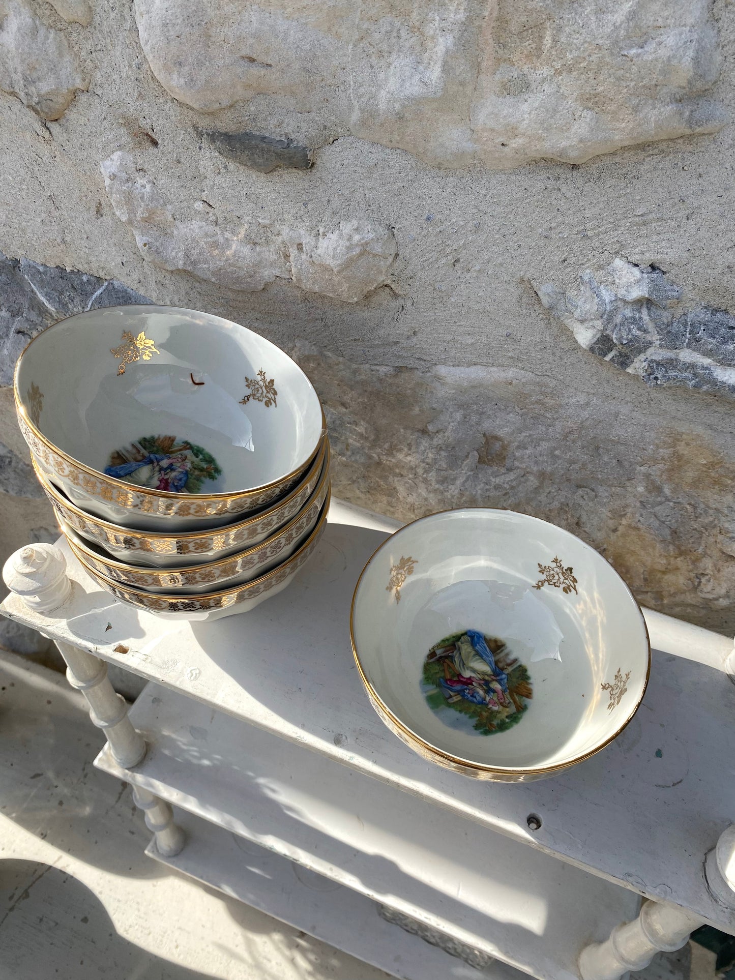 5 bols en porcelaine ancienne côtelée