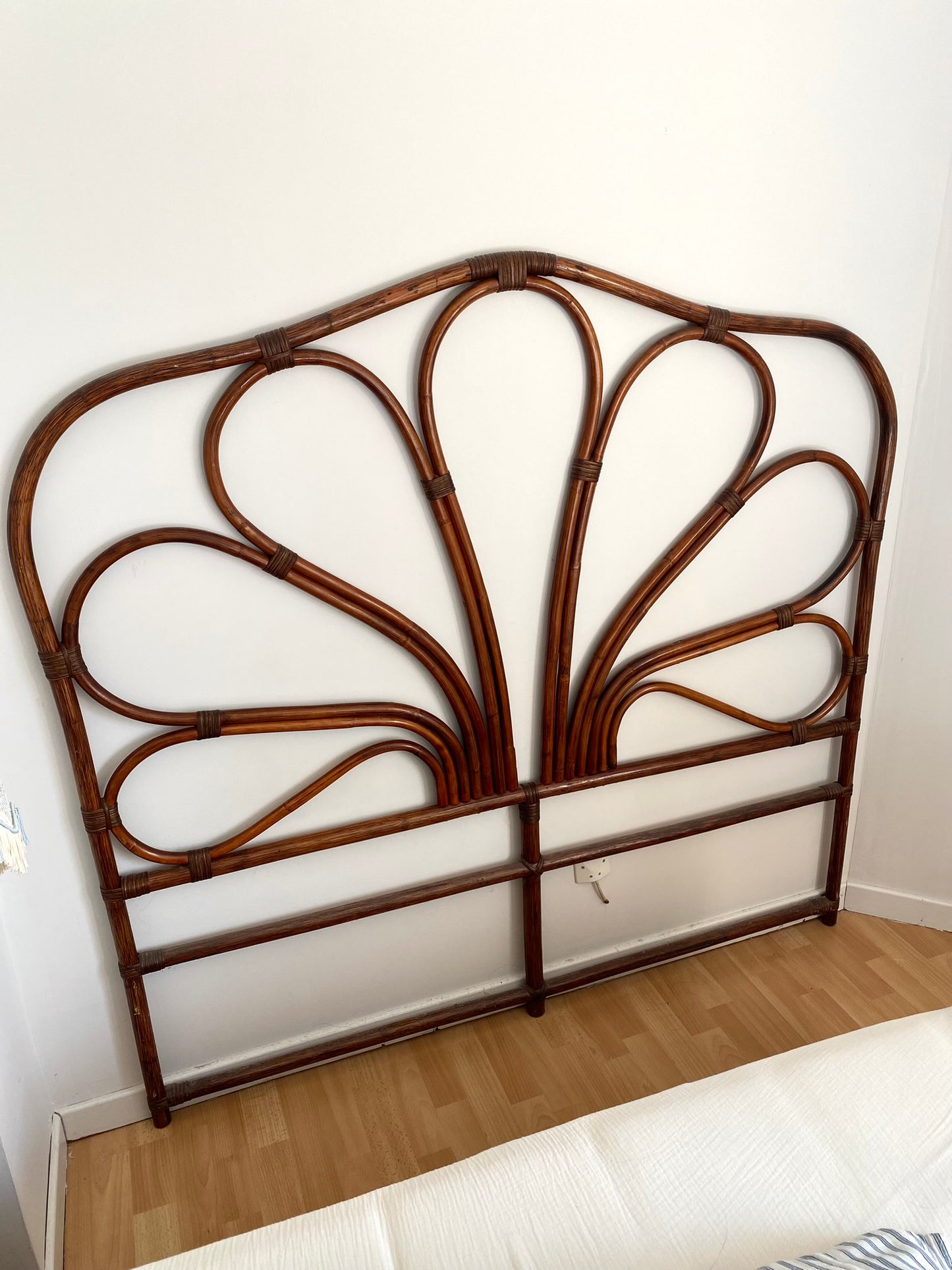 Tête de lit en rotin vintage