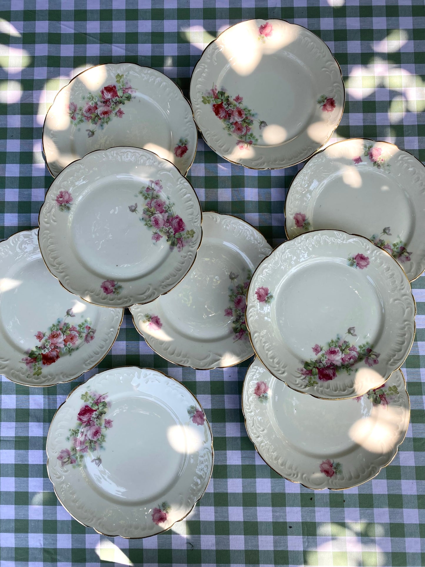 Assiettes à dessert en porcelaine, décor de roses