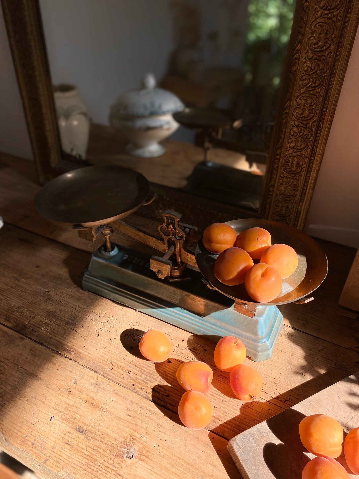 Balance de cuisine ancienne à fléau — fonte et laiton fin XIXème – début XXème siècle.