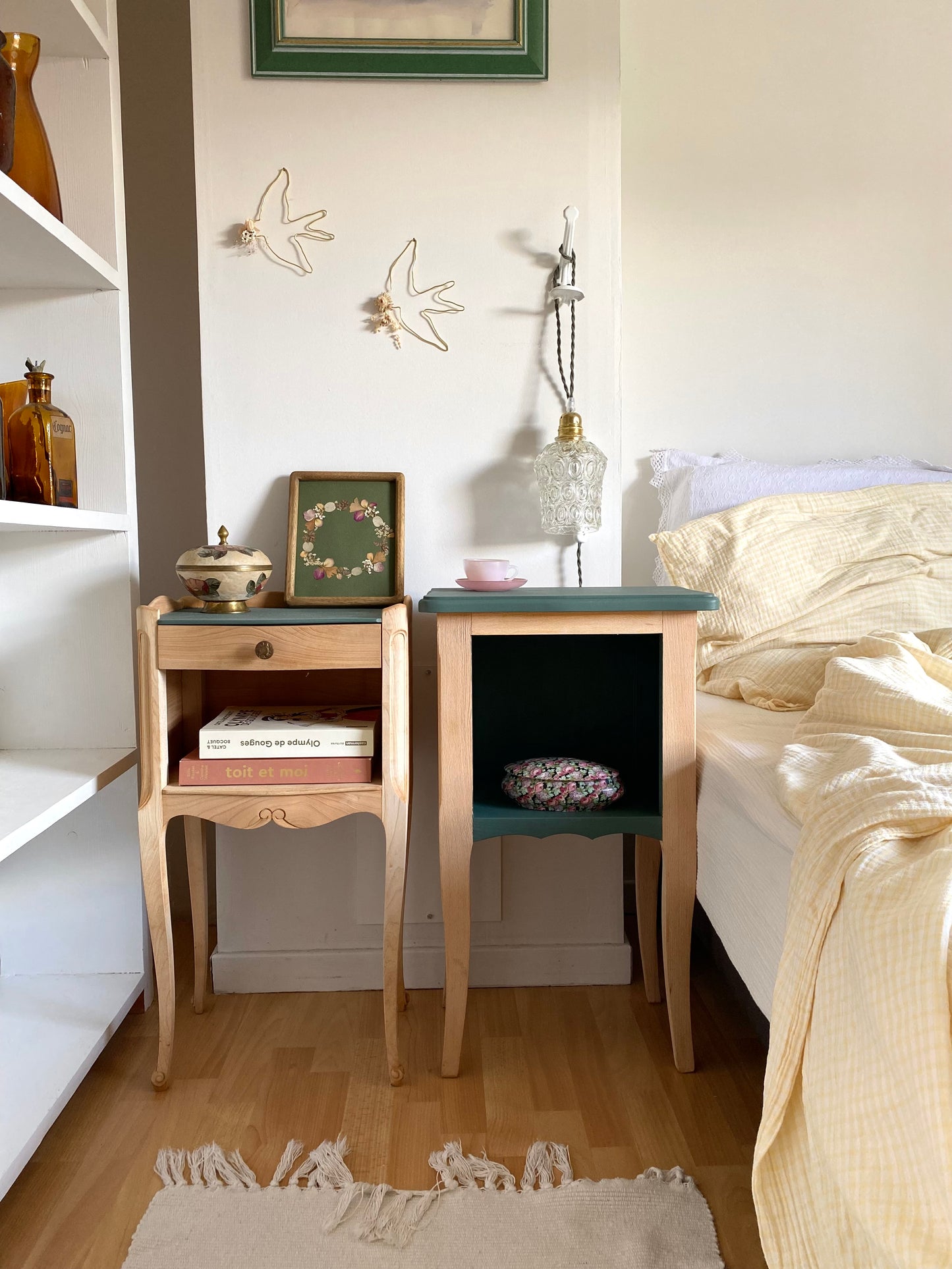 Table de chevet en bois ancien rénové