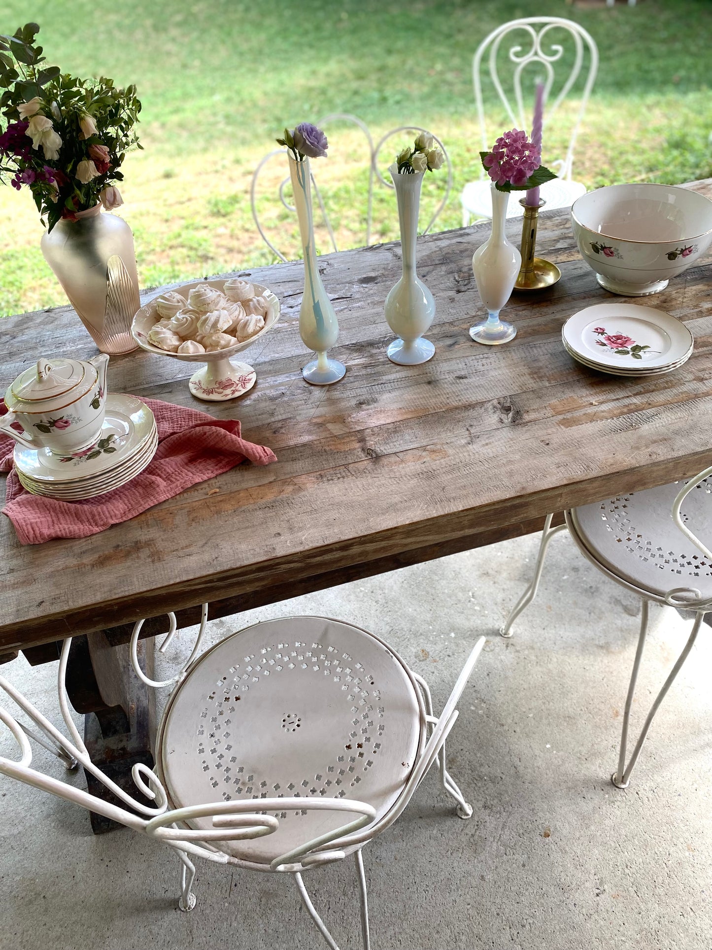 Soliflore en opaline ancienne