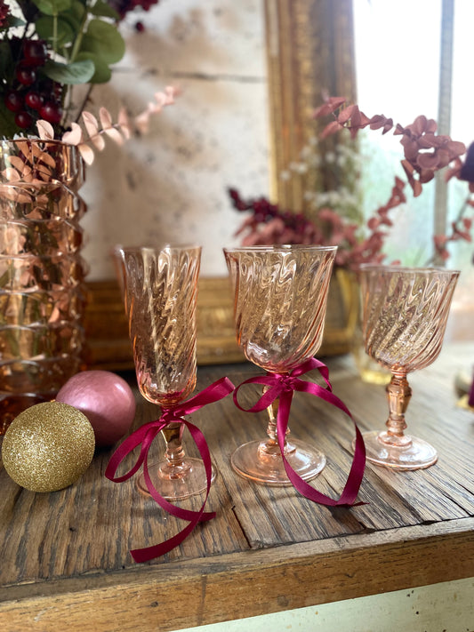 Service de 18 verres en rosaline