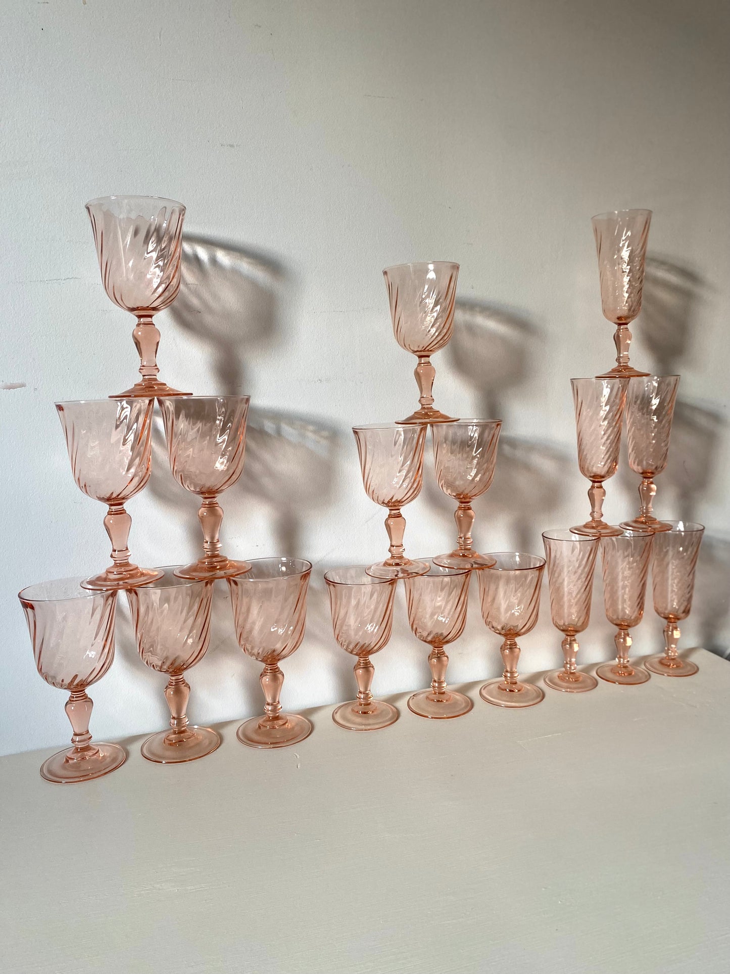 Service de 18 verres en rosaline