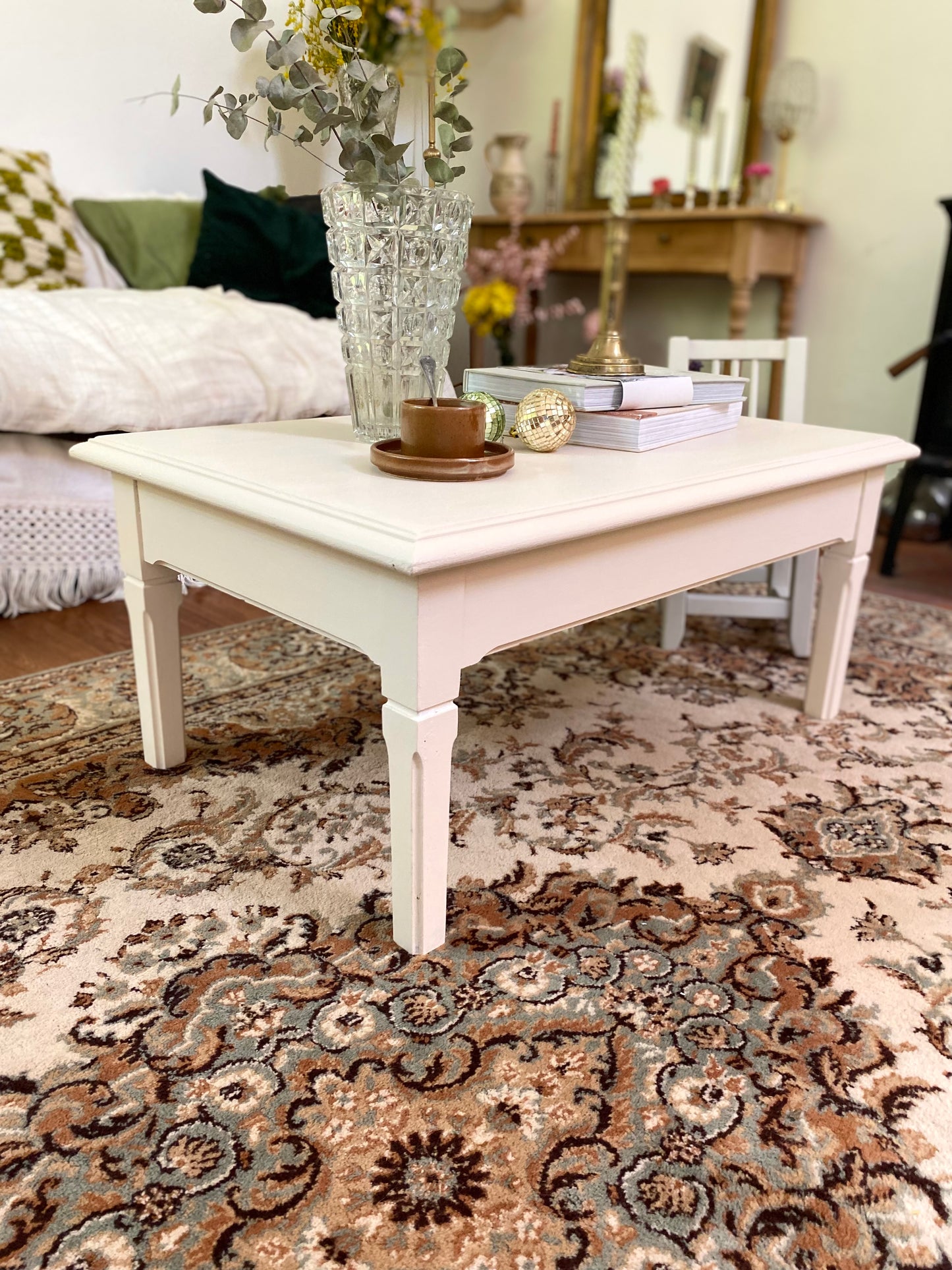 Table basse en bois ancien repeinte