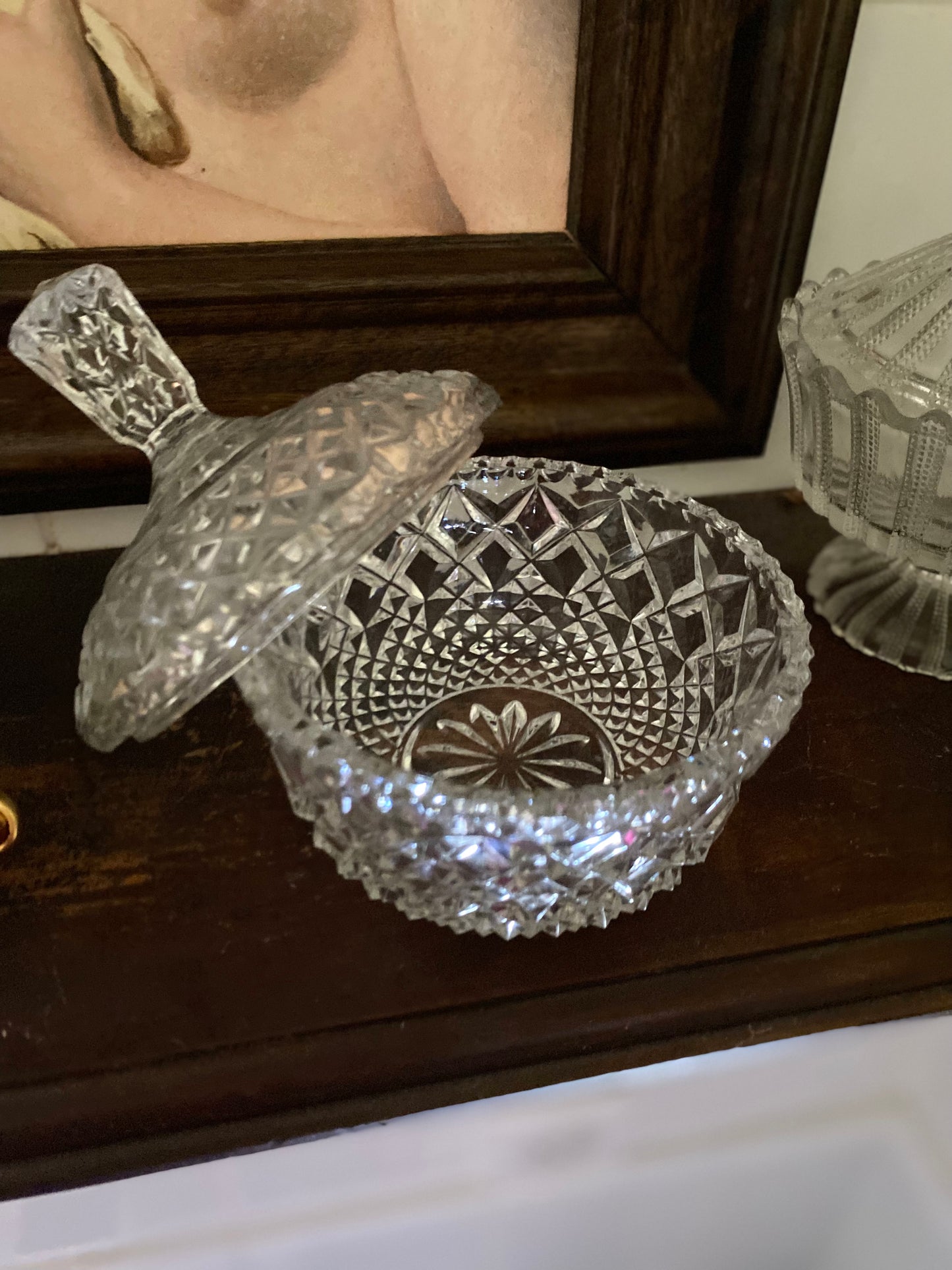 Bonbonnière en verre pressé 1950