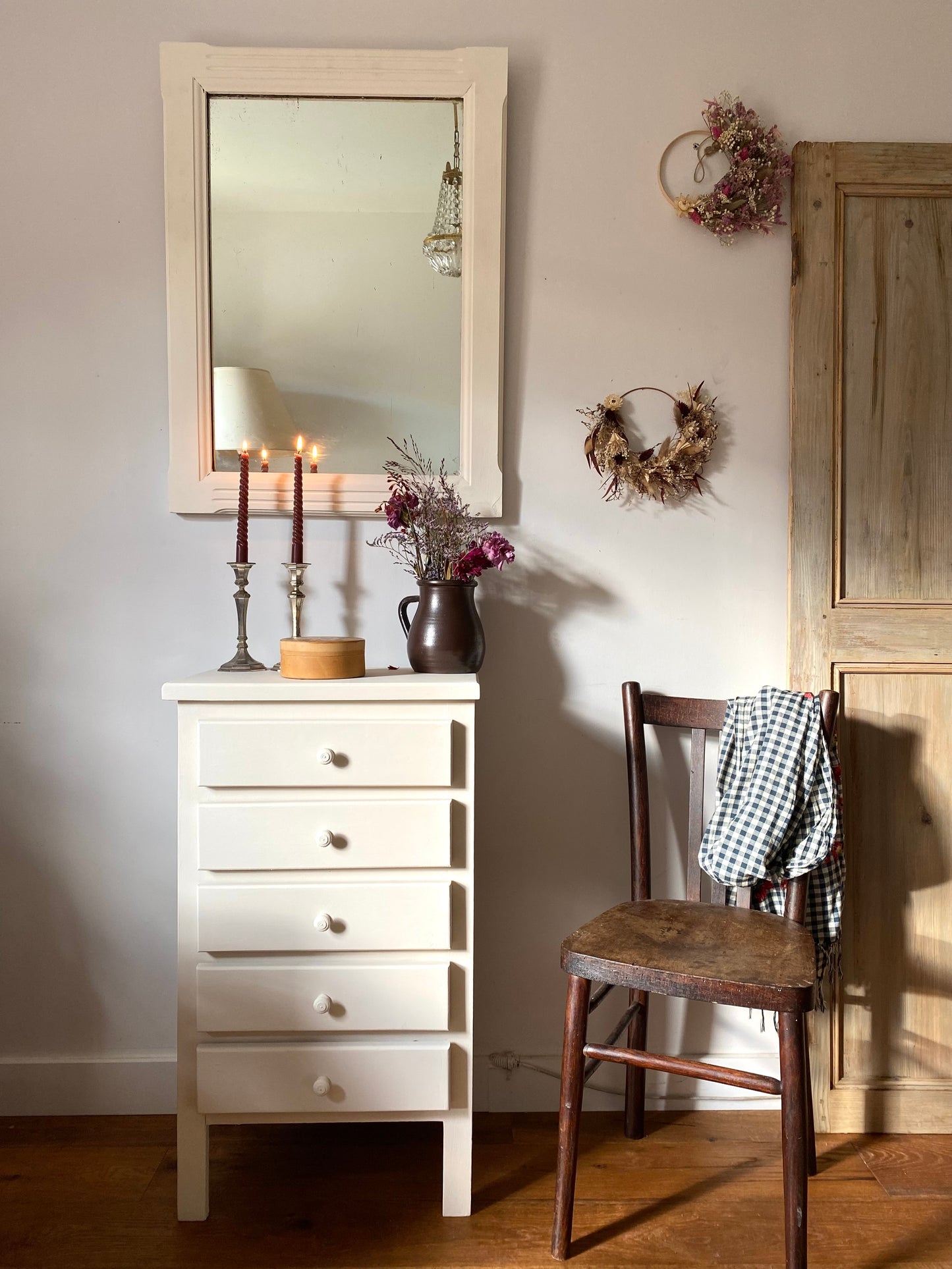 Grand miroir en bois ancien blanc