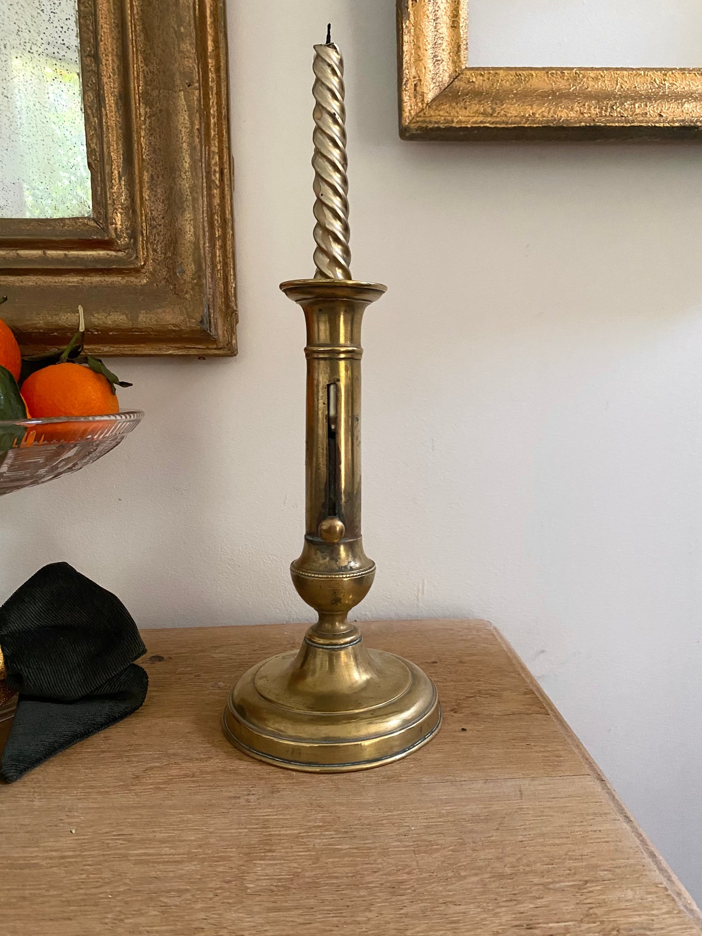 Bougeoir en laiton ancien