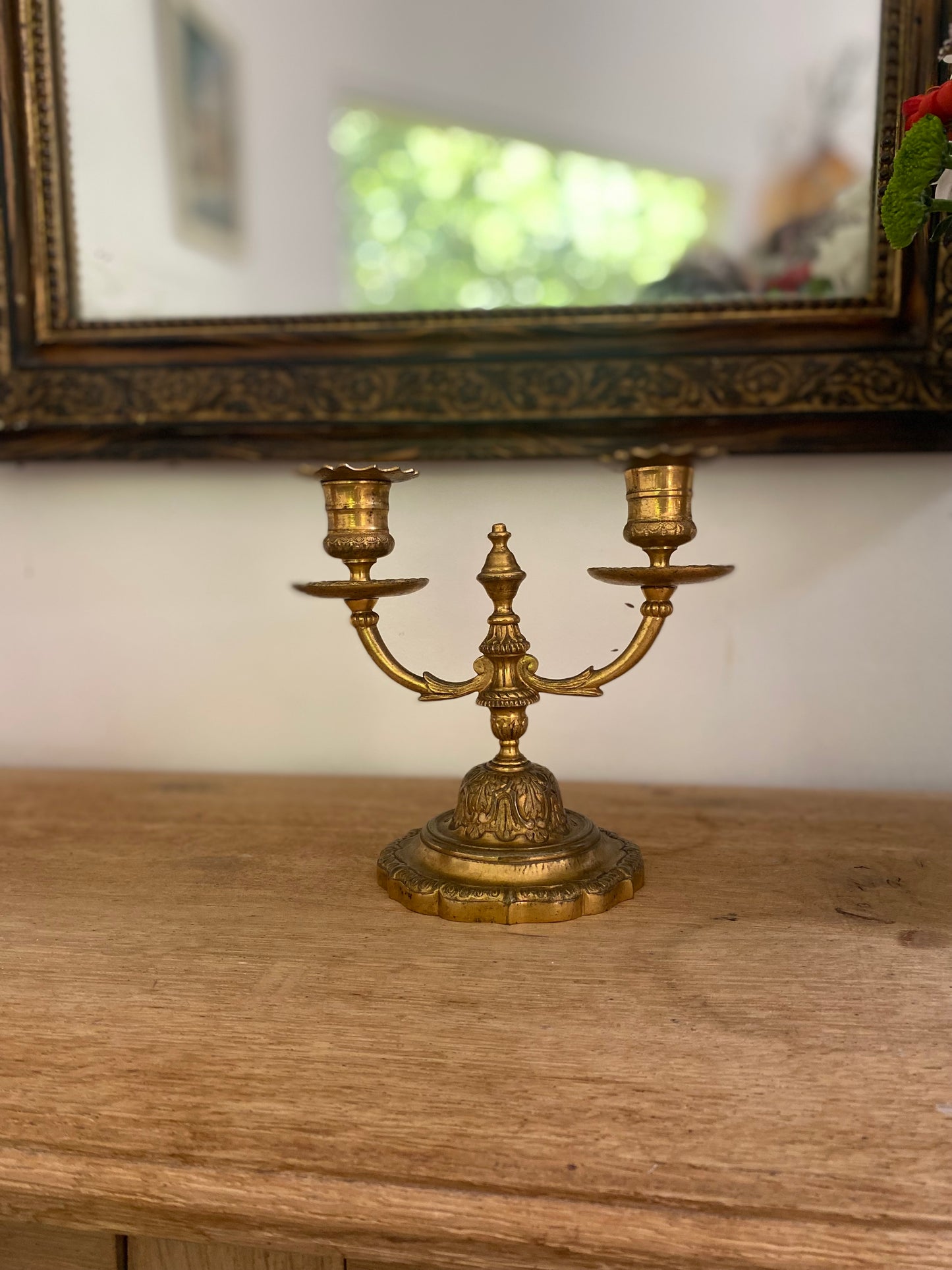 Candélabre deux bras en laiton doré — style Louis XV