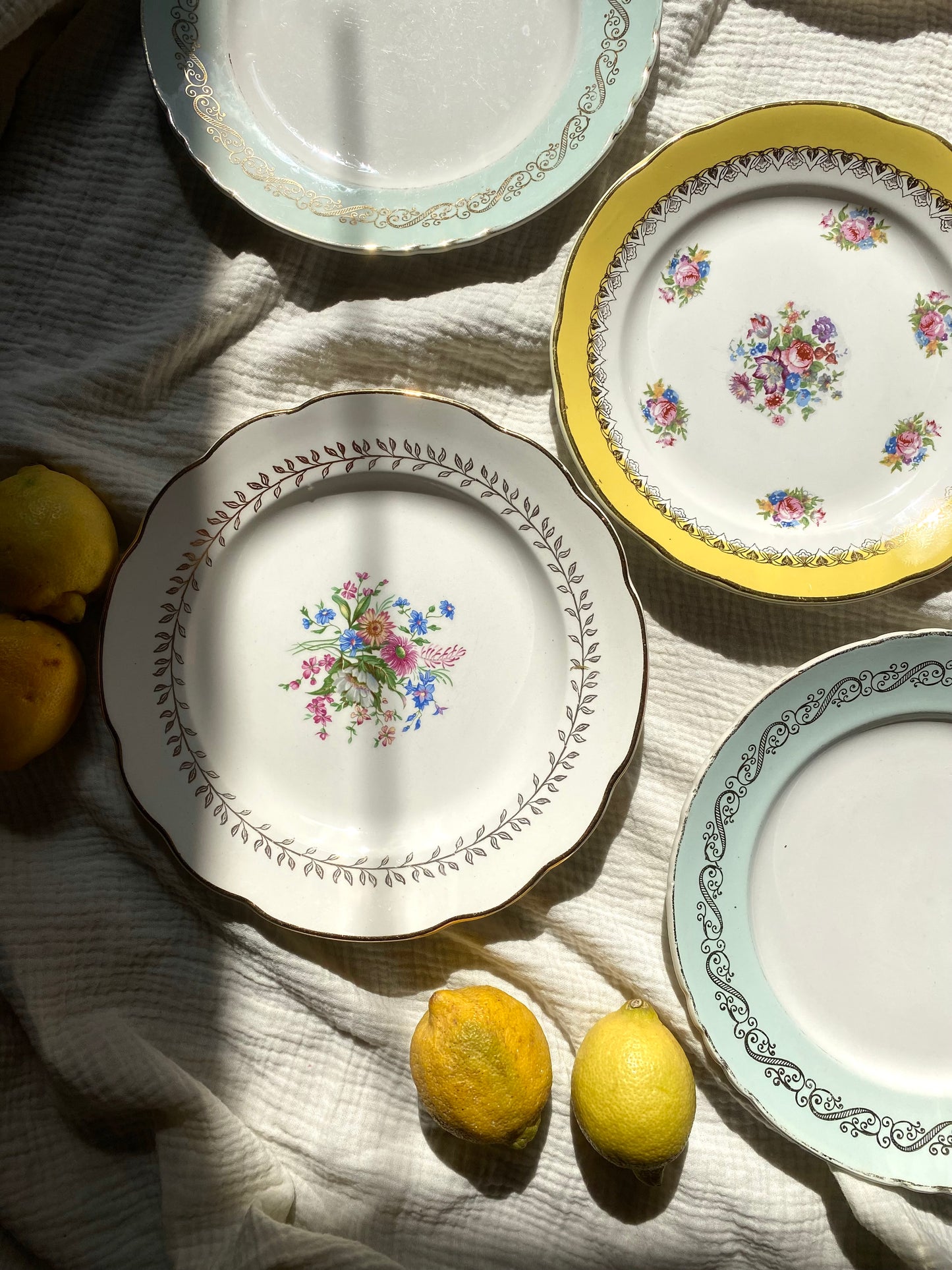 Assiettes anciennes dépareillées