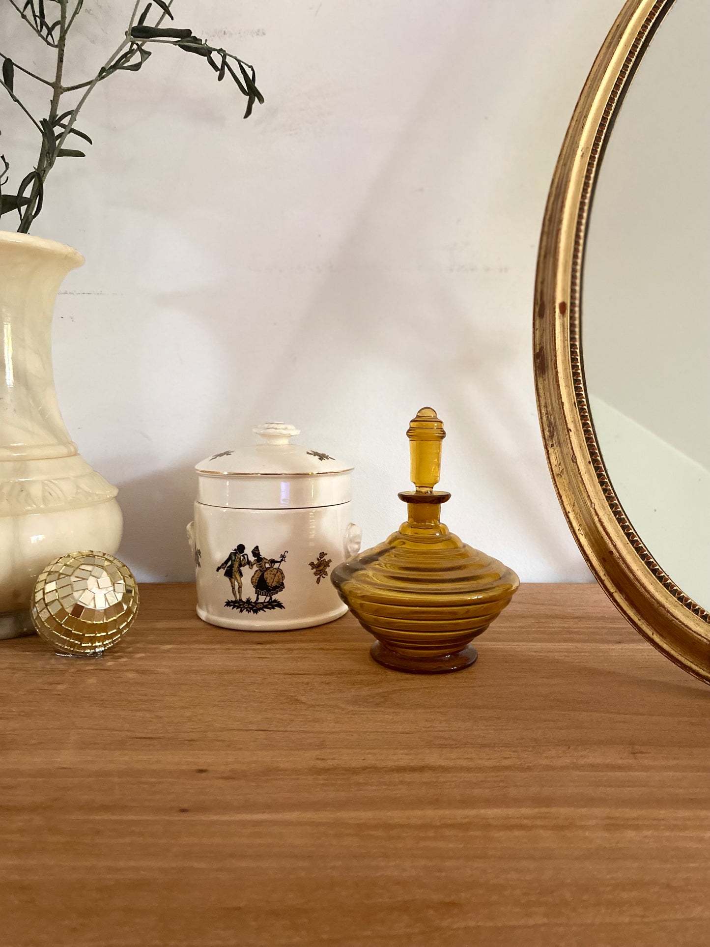 Flacon à parfum en verre ambré ancien