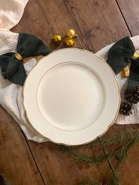 Plat de service en faïence ancienne