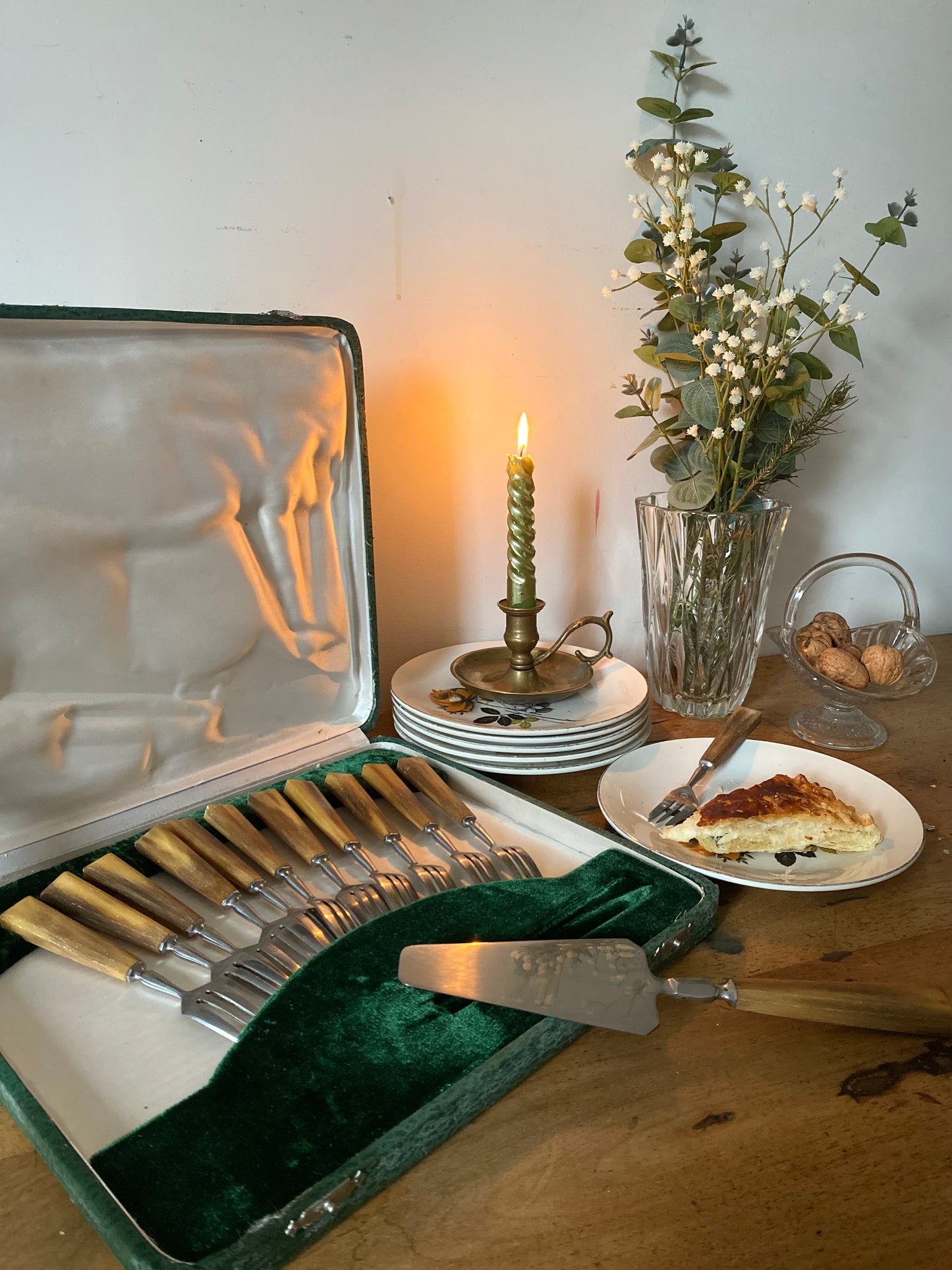 Service à dessert en corne ancienne