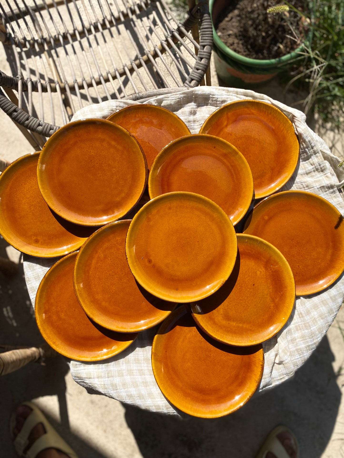 Lot de 12 assiettes en grès Mourre-Milon, Dieulefit — vintage