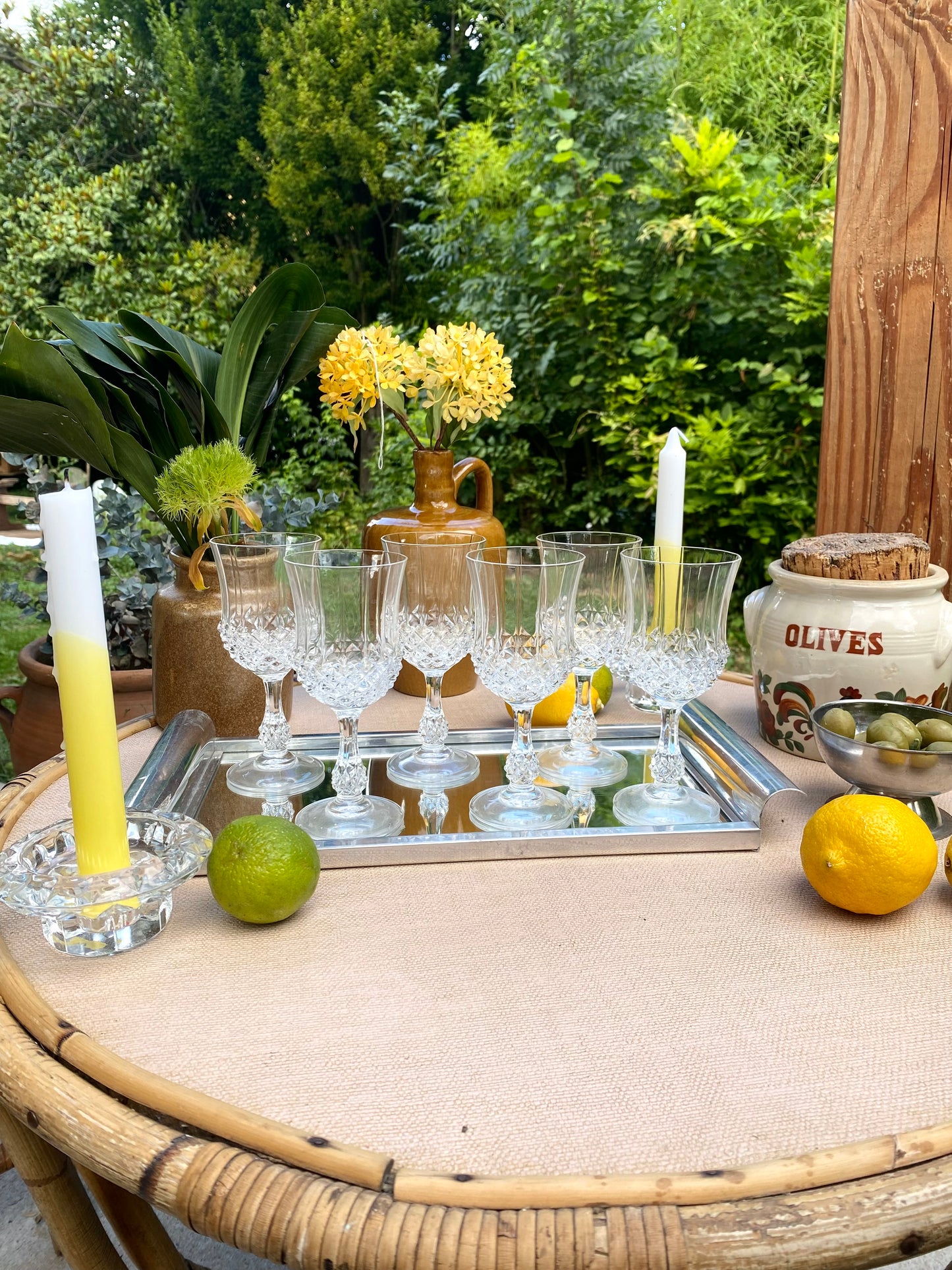 Paire de bougeoirs en verre ancien