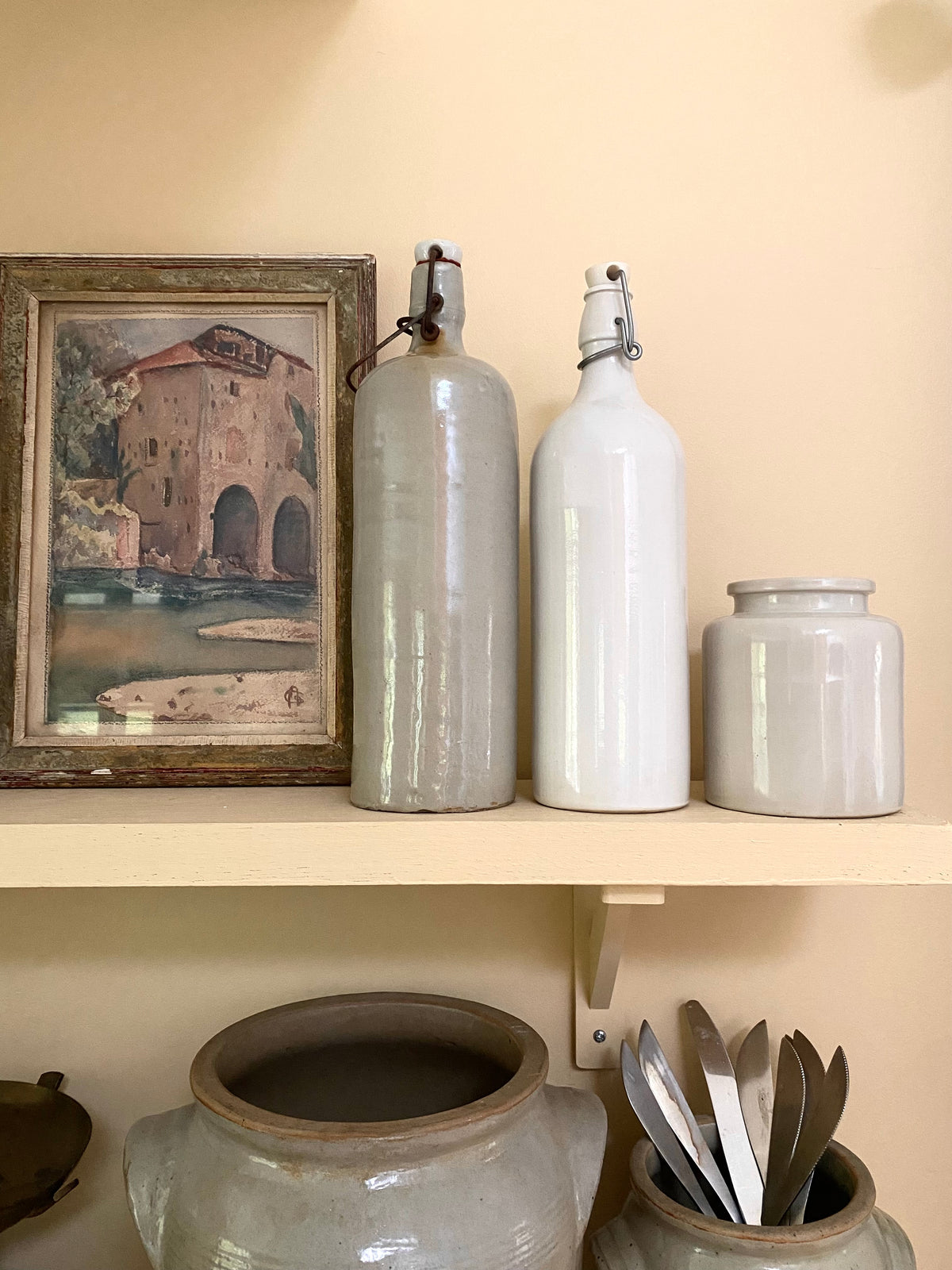 Duo de bouteilles en grès ancien