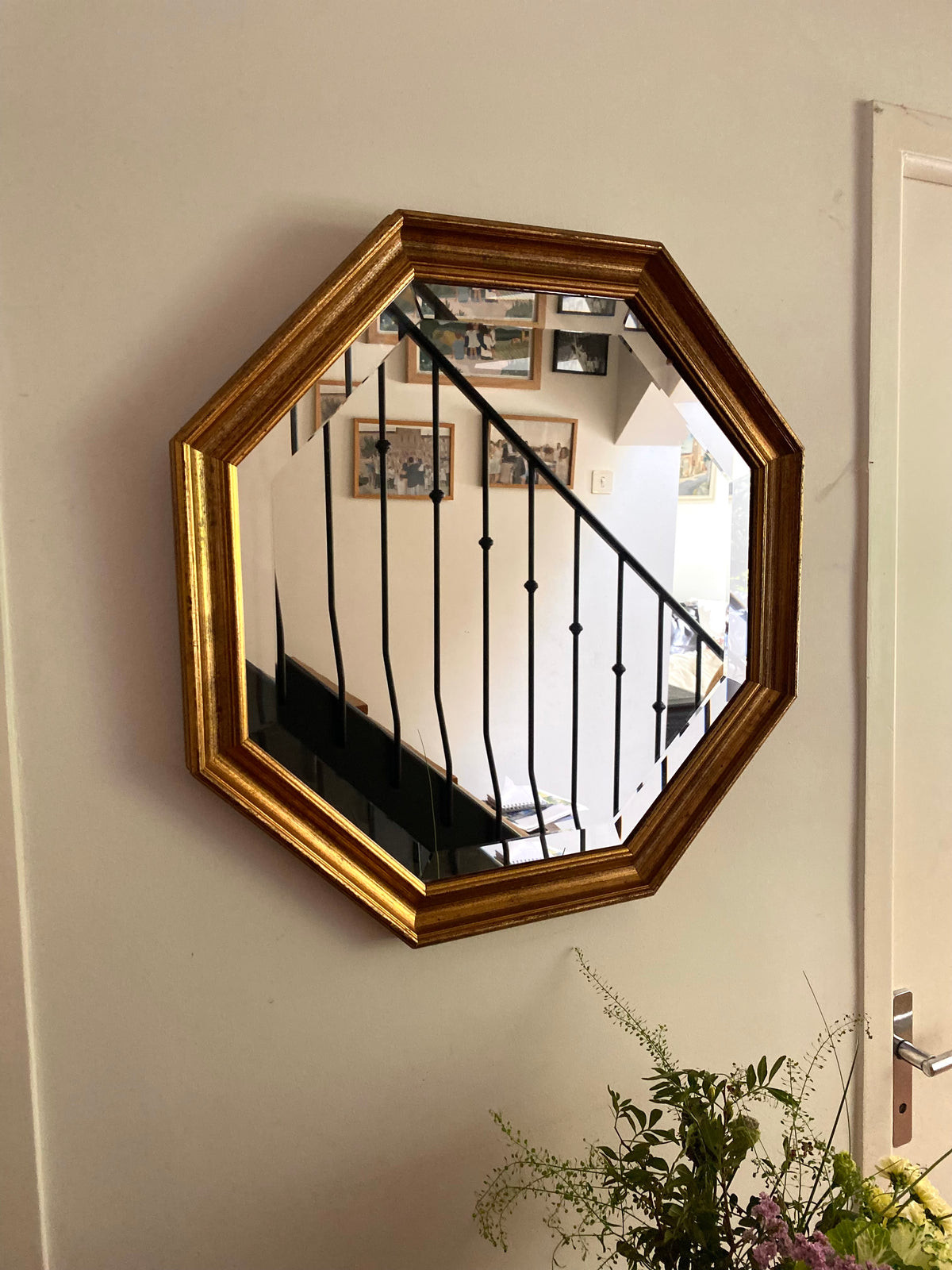 Miroir octogonal en bois doré, verre biseauté, années 70