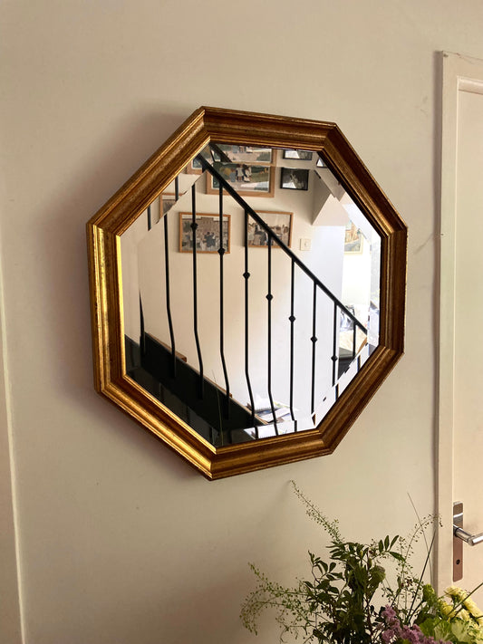 Miroir octogonal en bois doré, verre biseauté, années 70