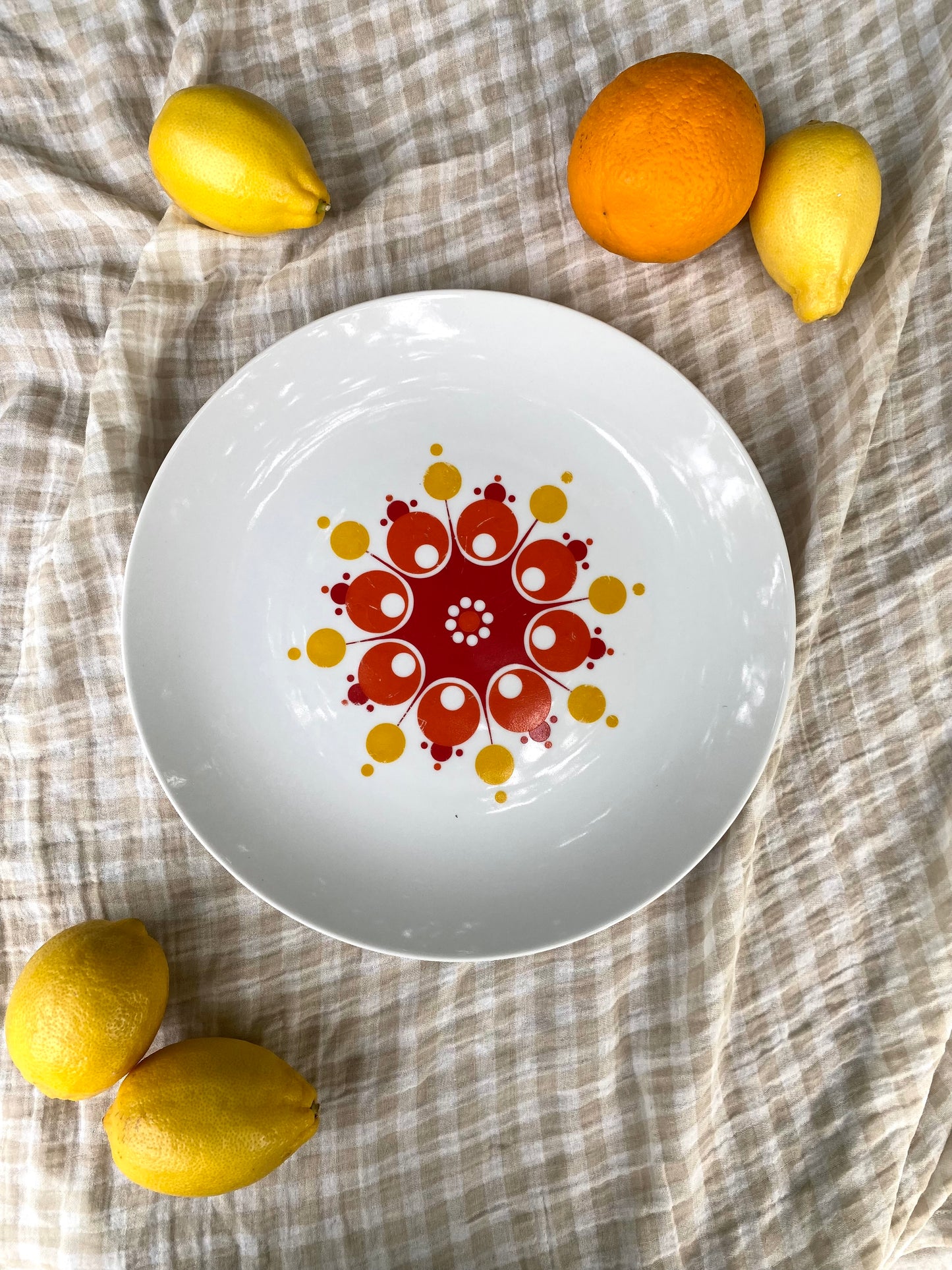 Plat à tarte Winterling Schwarzenbach, décor soleil pop, années 70