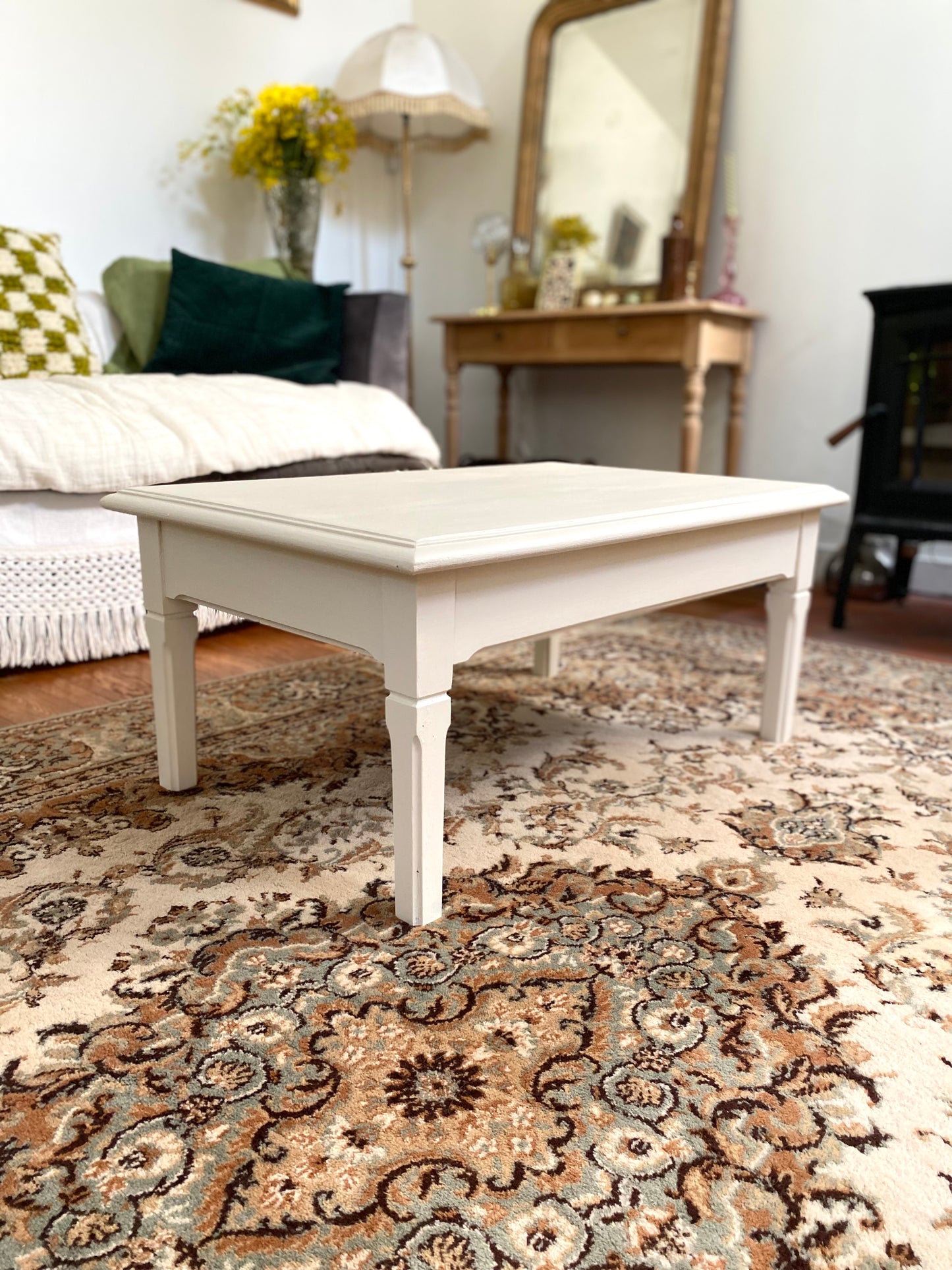 Table basse en bois ancien repeinte