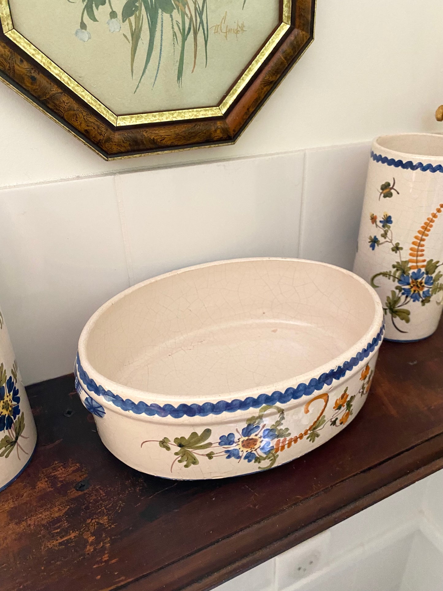 Ensemble de salles de bain en céramique ancienne