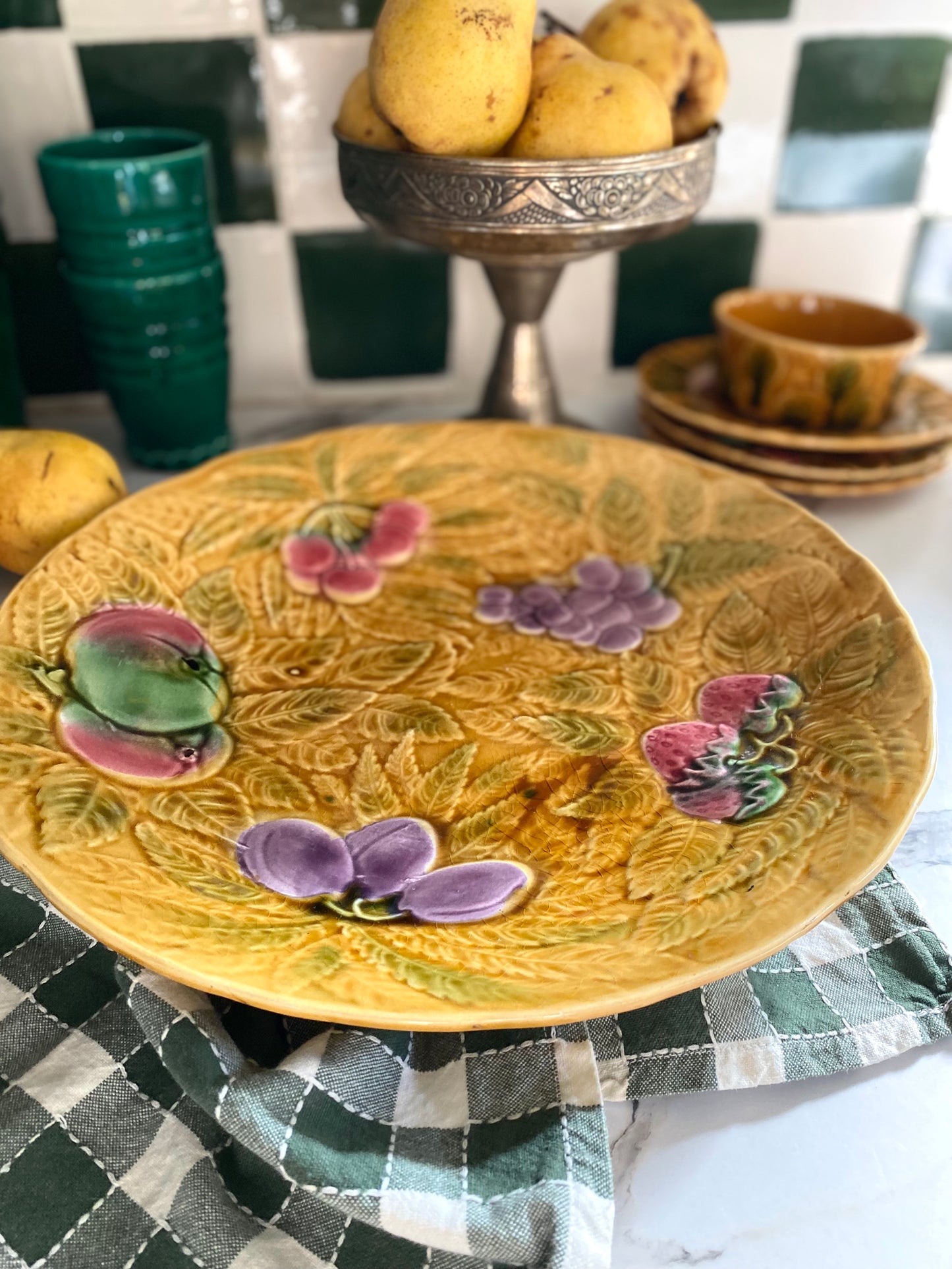 Plat de présentation en barbotine Sarreguemines