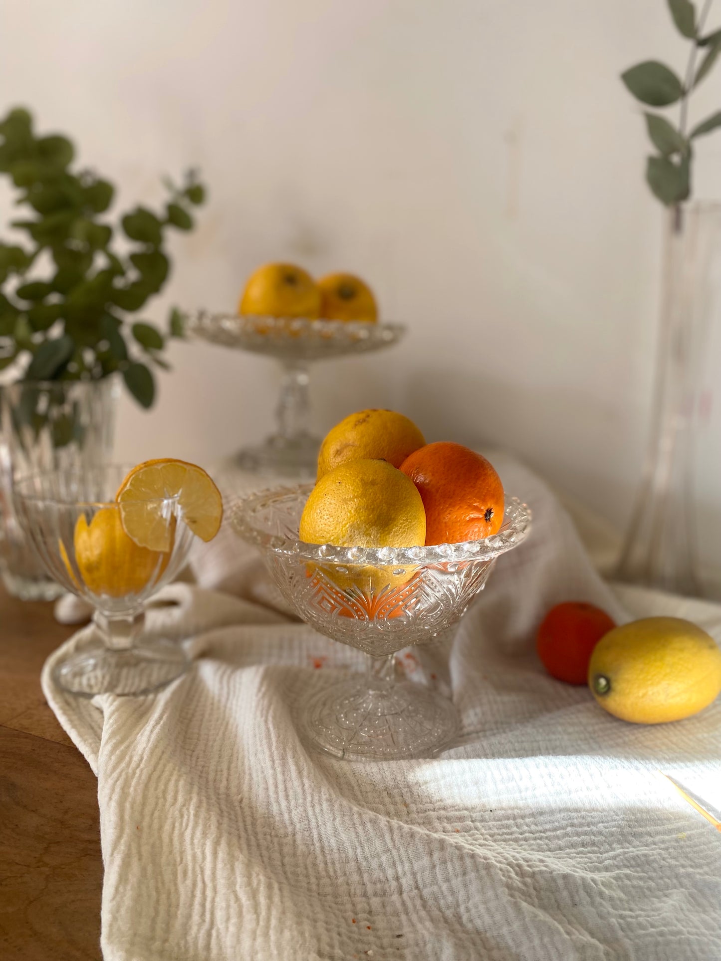 Superbe drageoir Ancien en Verre Moulé – Motif "Cœur & Lyre" – Style EAPG