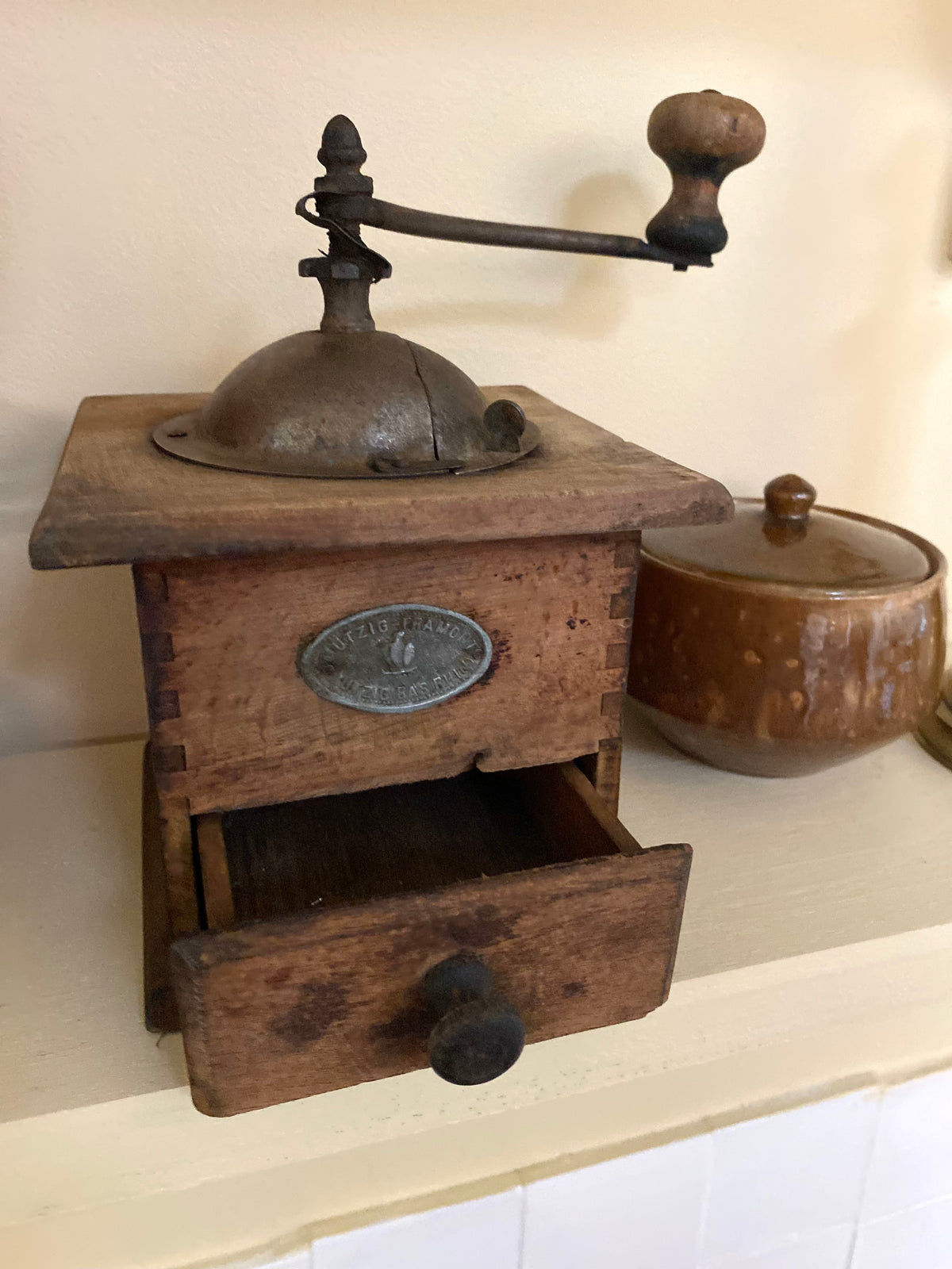 Moulin à café ancien Mutzig-Framont en bois et métal