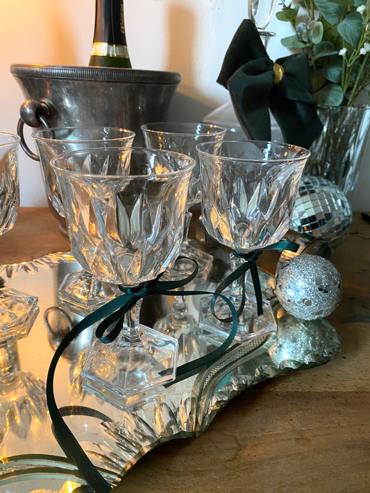 Service de verres en cristal taillé