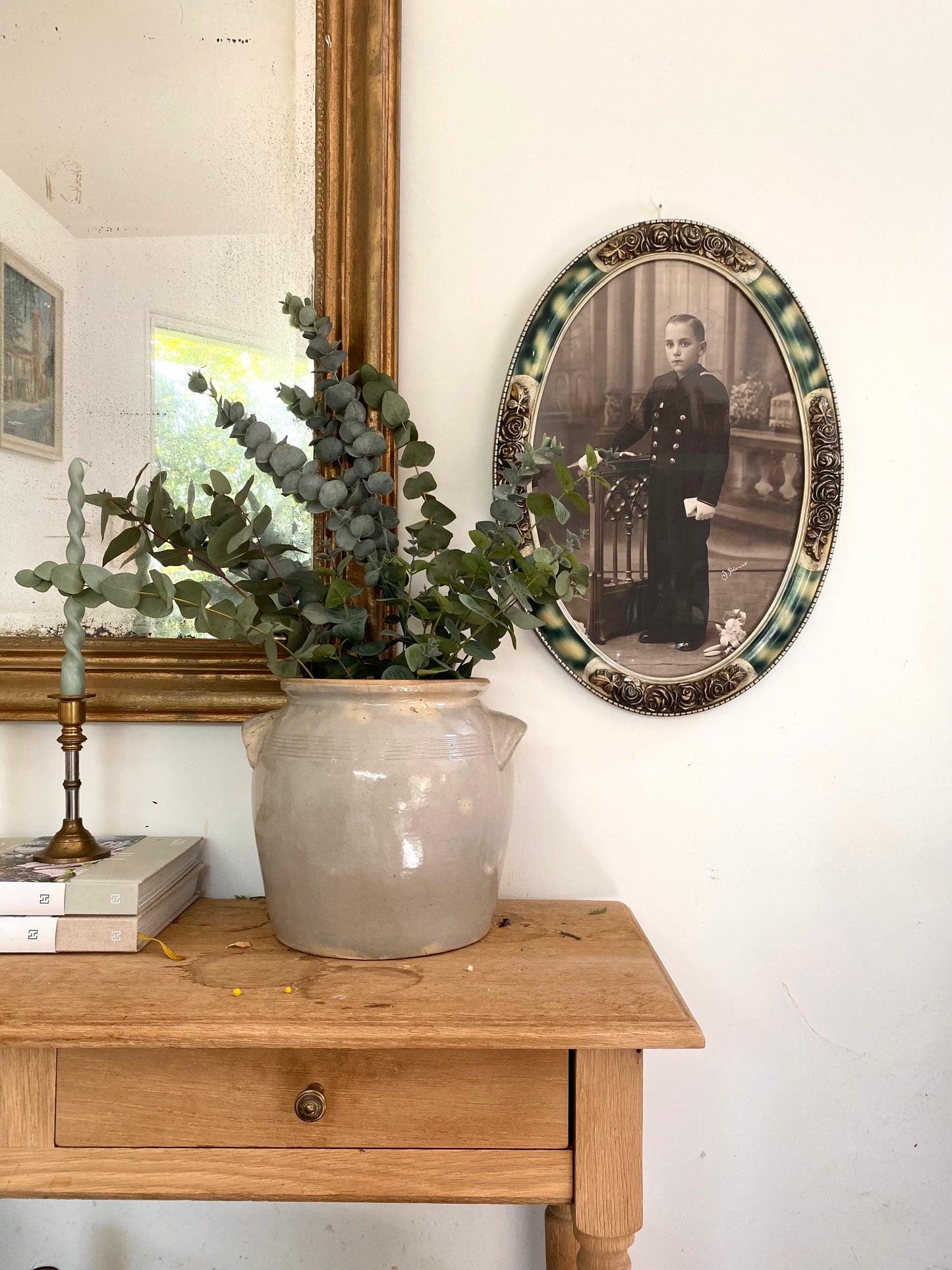 Portrait ancien ovale sous verre - Cadre Art Nouveau - 

Fin XIXème / Début XXème siècle (circa 1900).