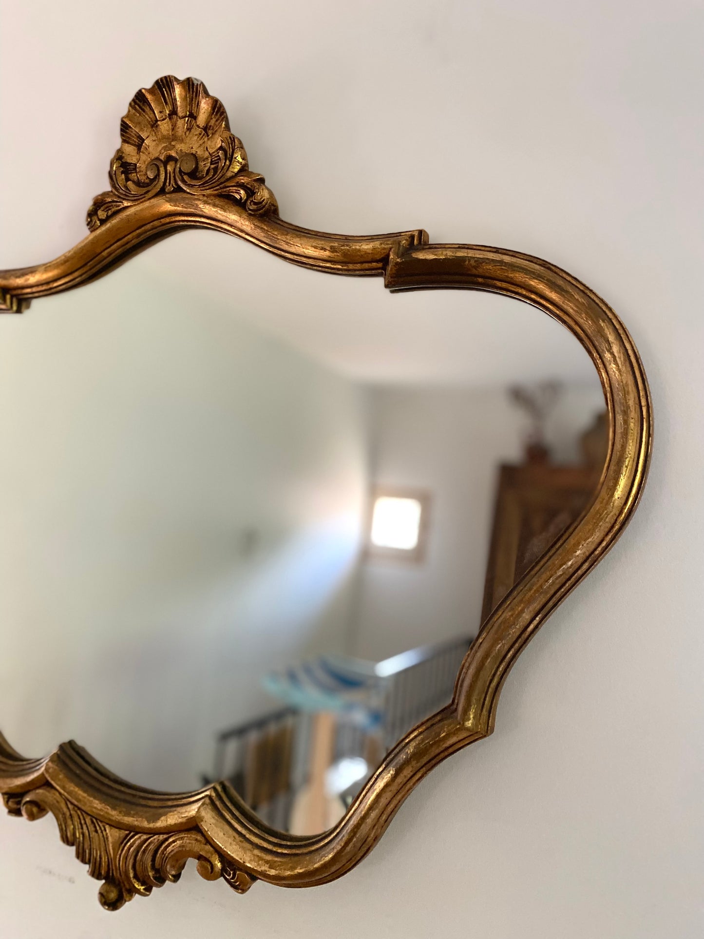 Miroir baroque ancien à coquille