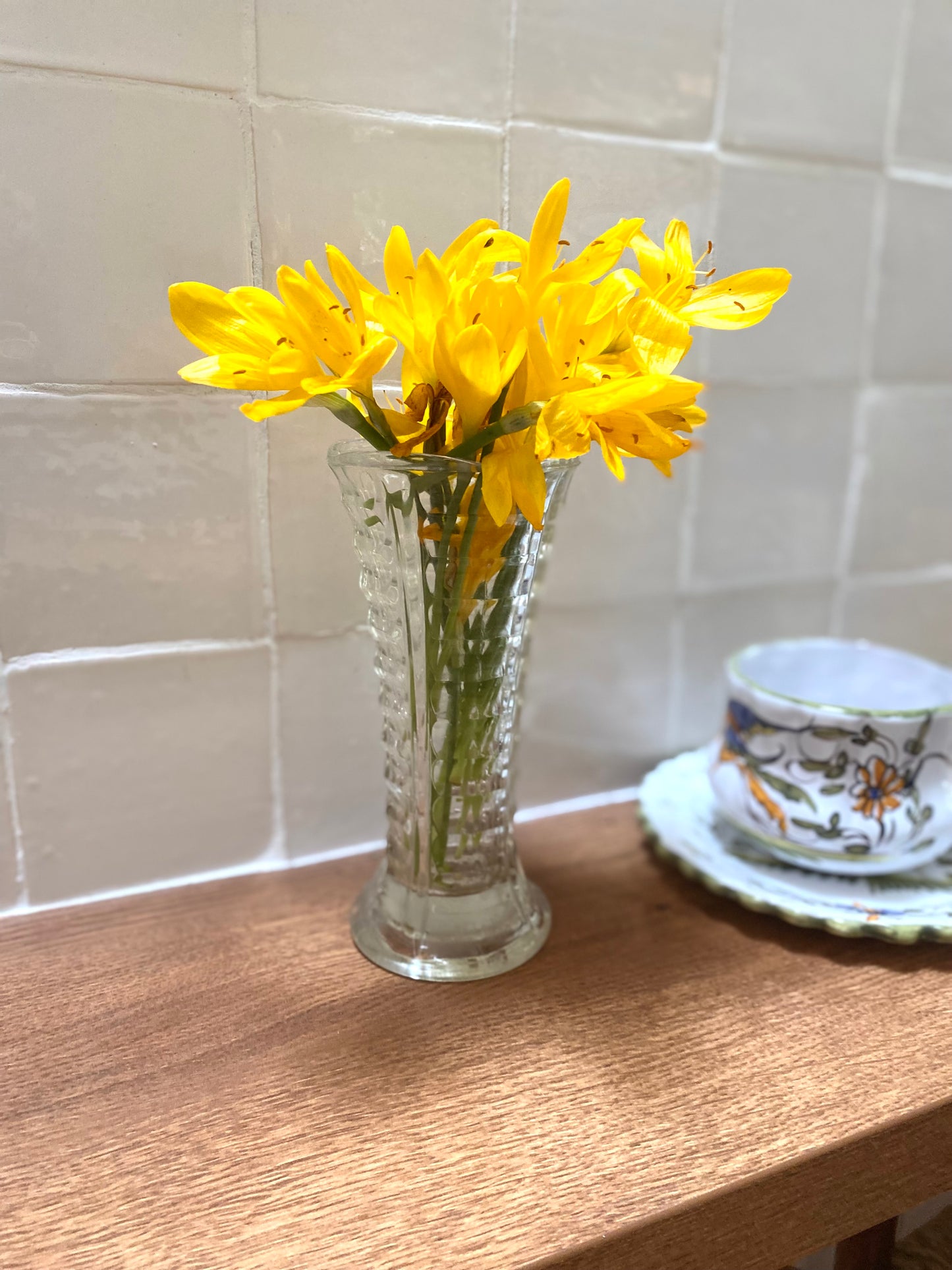 Vase en verre moulé vintage