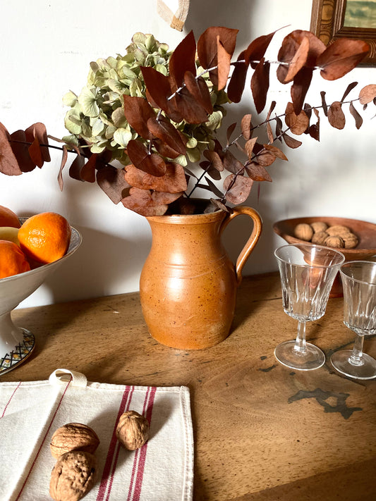 Pichet en grès ancien